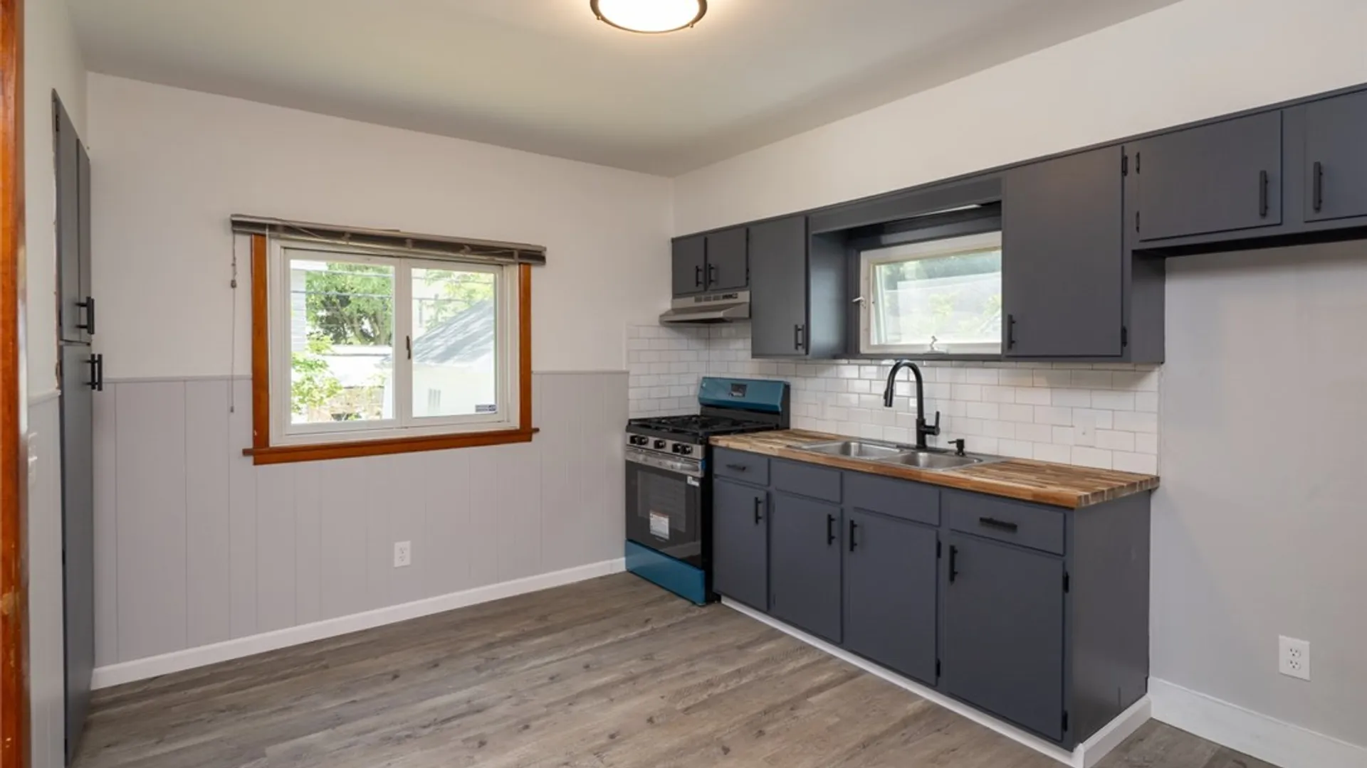 Property at 100 Rockview Terrace, Rochester, NY 14606 11