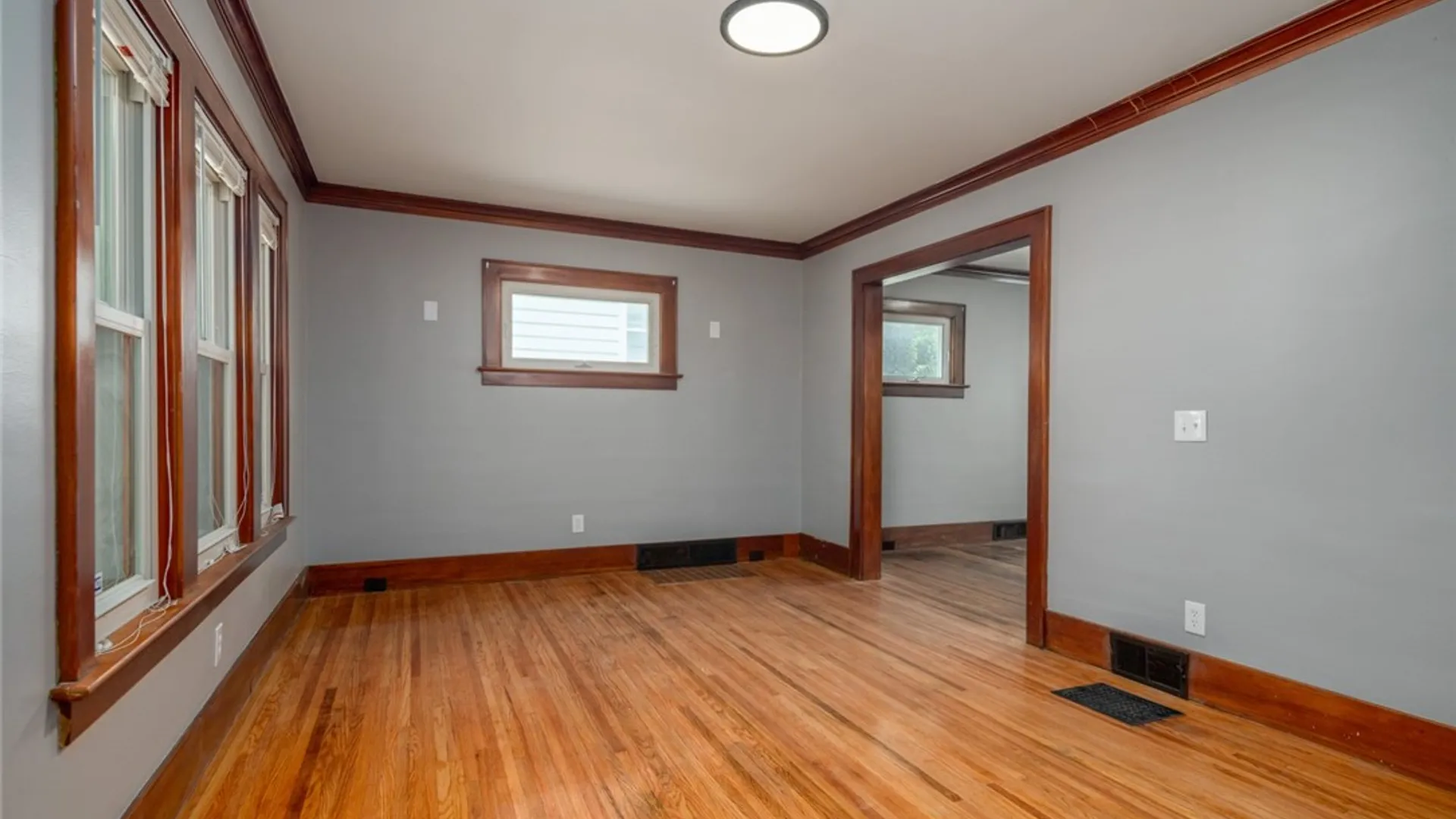 Property at 100 Rockview Terrace, Rochester, NY 14606 6