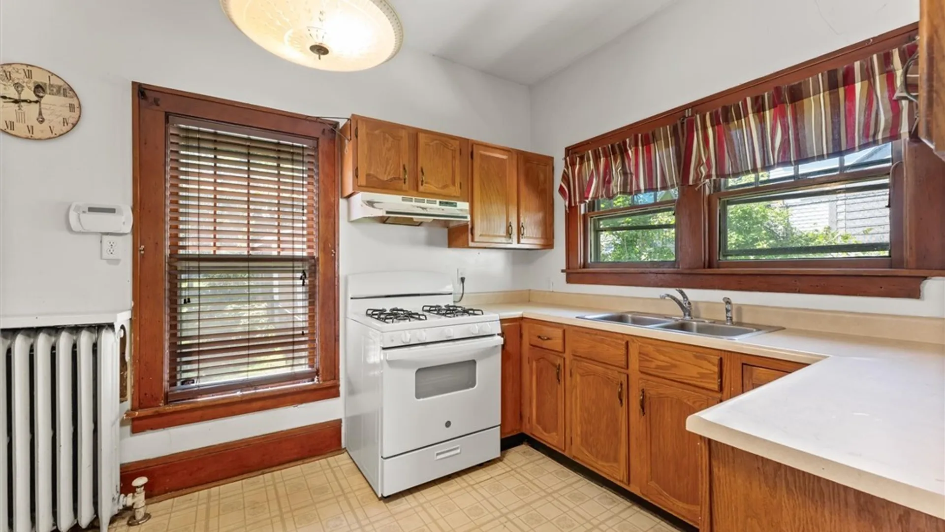 Property at 106 Orwood Place, Syracuse, NY 13208 12