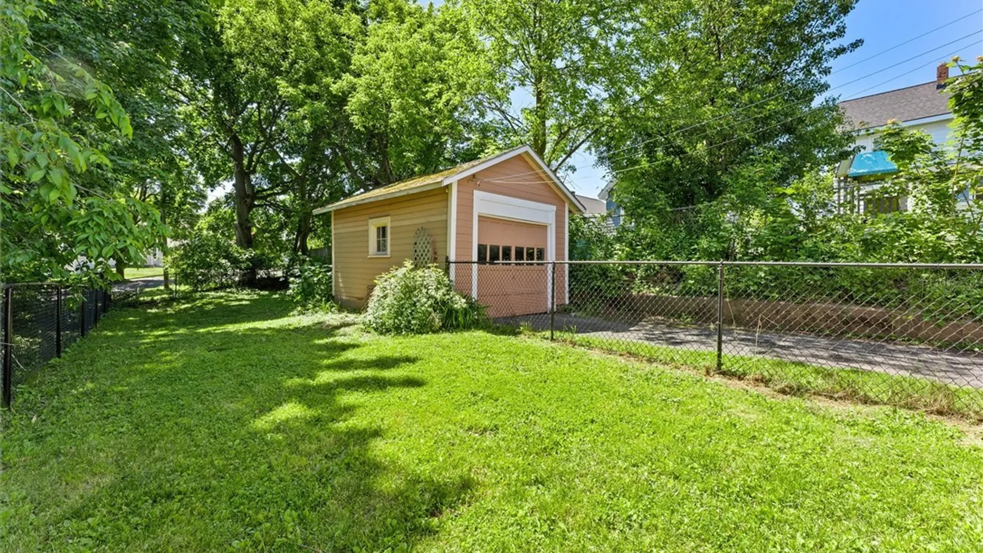 Property at 106 Orwood Place, Syracuse, NY 13208 32