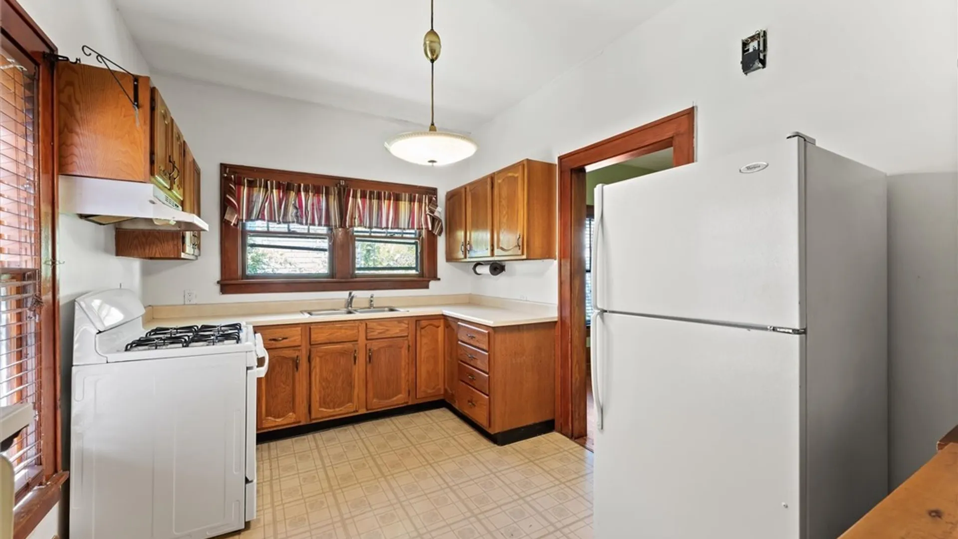 Property at 106 Orwood Place, Syracuse, NY 13208 8