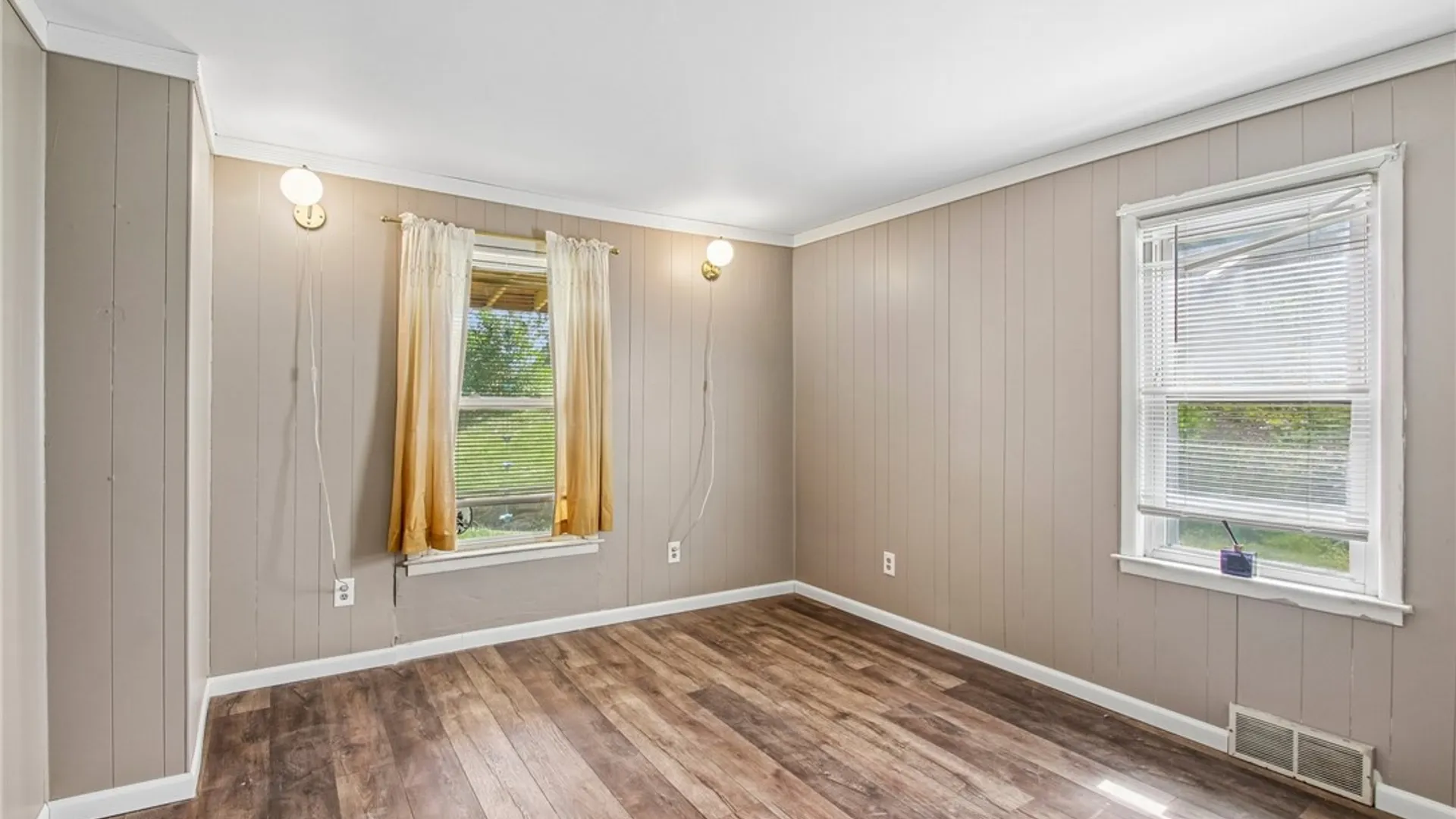 Property at 54 East Avenue, Murray, NY 14470 12