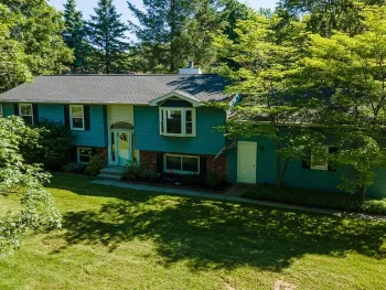 Property at 13670 Martin Rd, Newstead, NY 14001