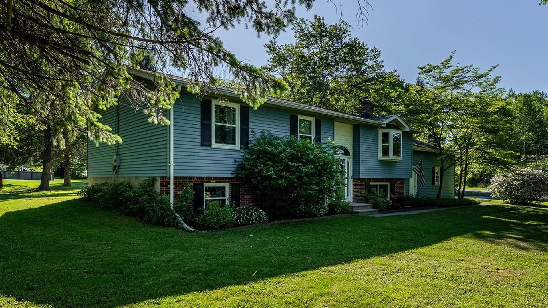 Property at 13670 Martin Rd, Newstead, NY 14001 2