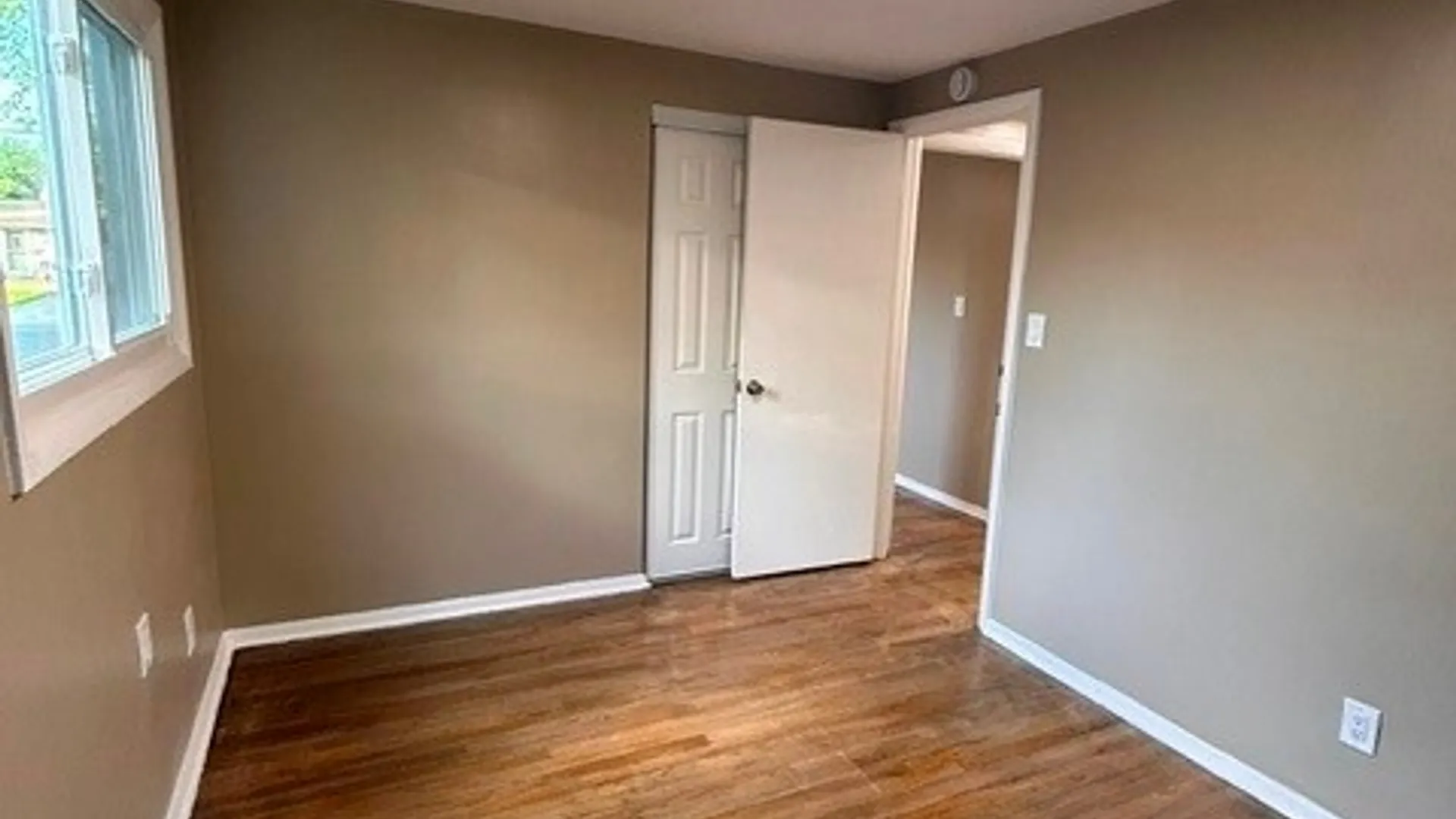 Property at 213 Sunflower Drive, Salina, NY 13088 13