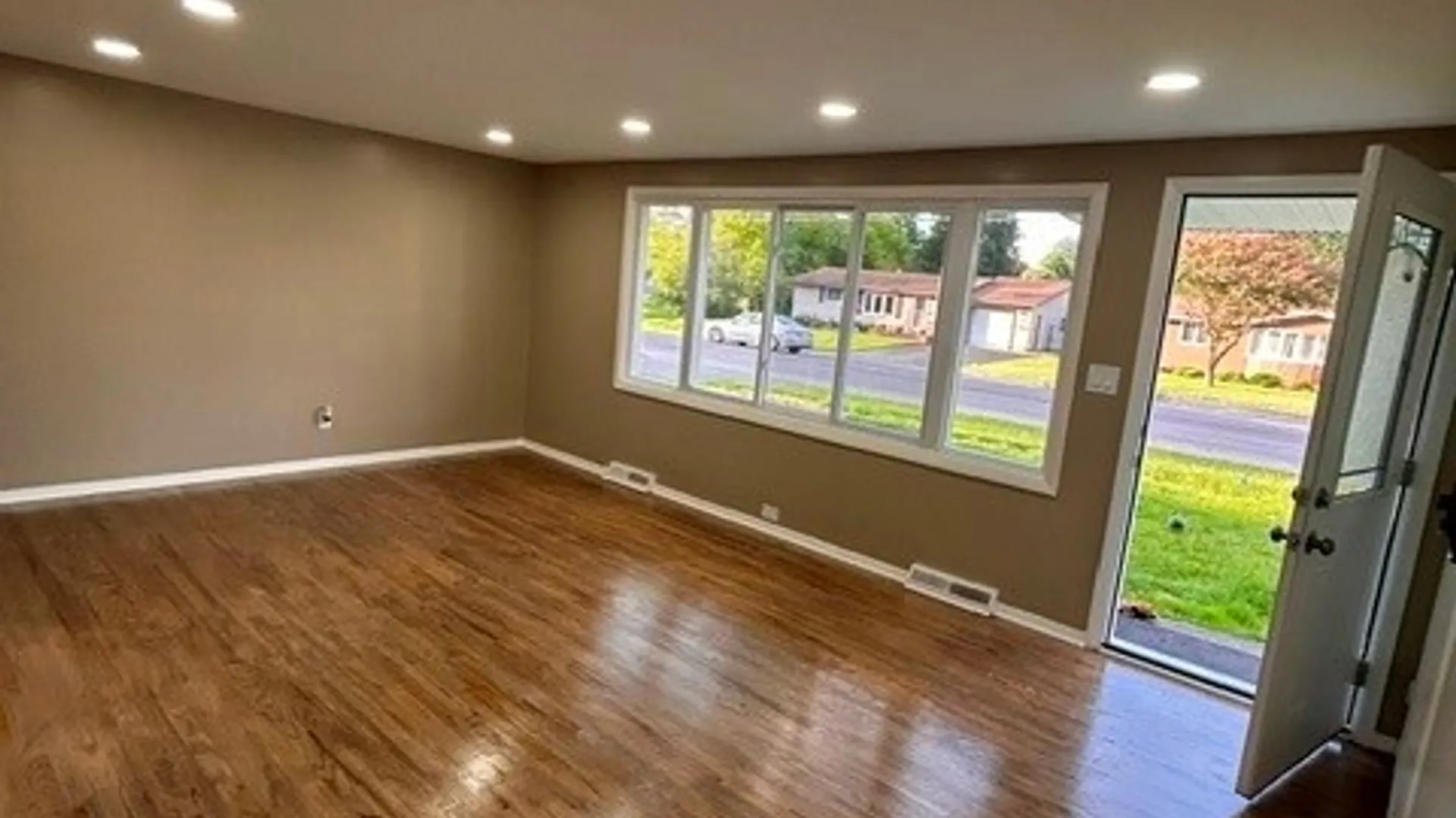 Property at 213 Sunflower Drive, Salina, NY 13088 4