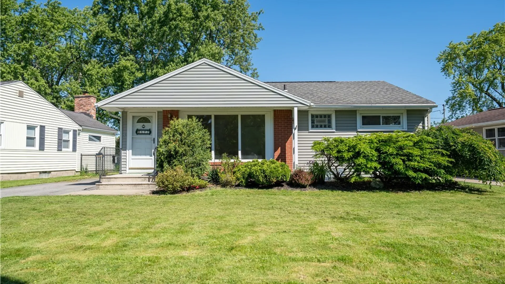Property at 177 Bennington Road, Amherst, NY 14226 2
