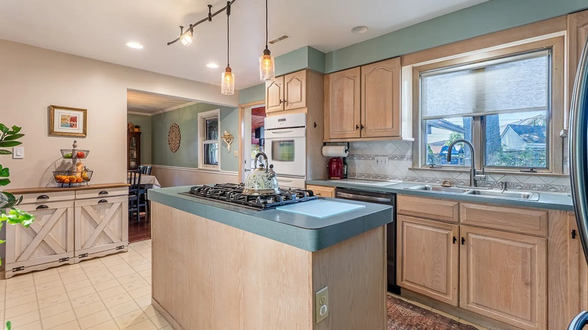 Property at 160 Kirkwood Drive, West Seneca, NY 14224 18