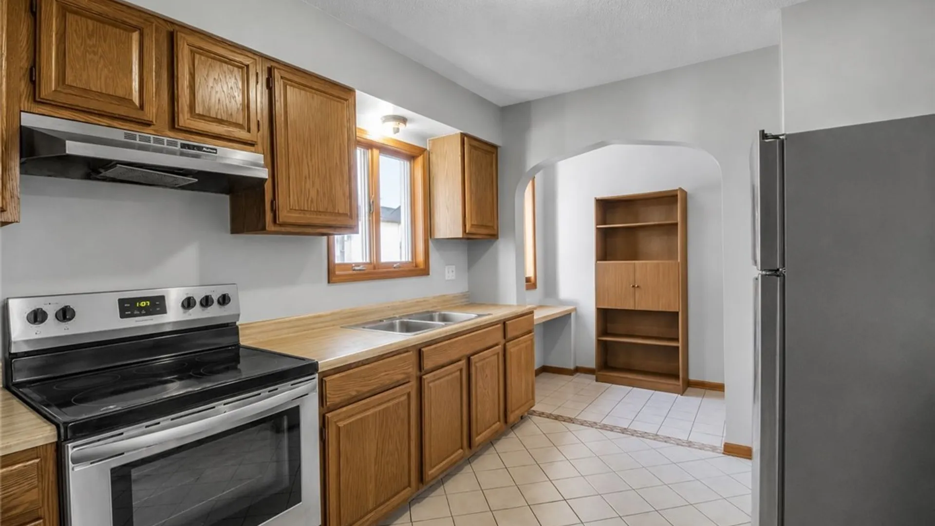 Property at 40 W Winspear Avenue, Buffalo, NY 14214 3