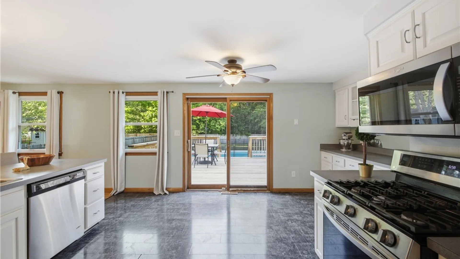 Property at 2224 Harbor Run Lane, Hamburg, NY 14085 12