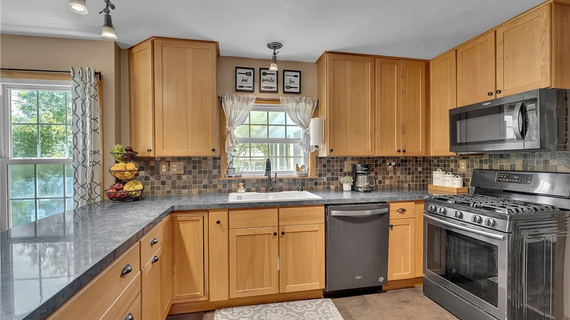 Property at 115 Tennyson Terrace, Amherst, NY 14221 11
