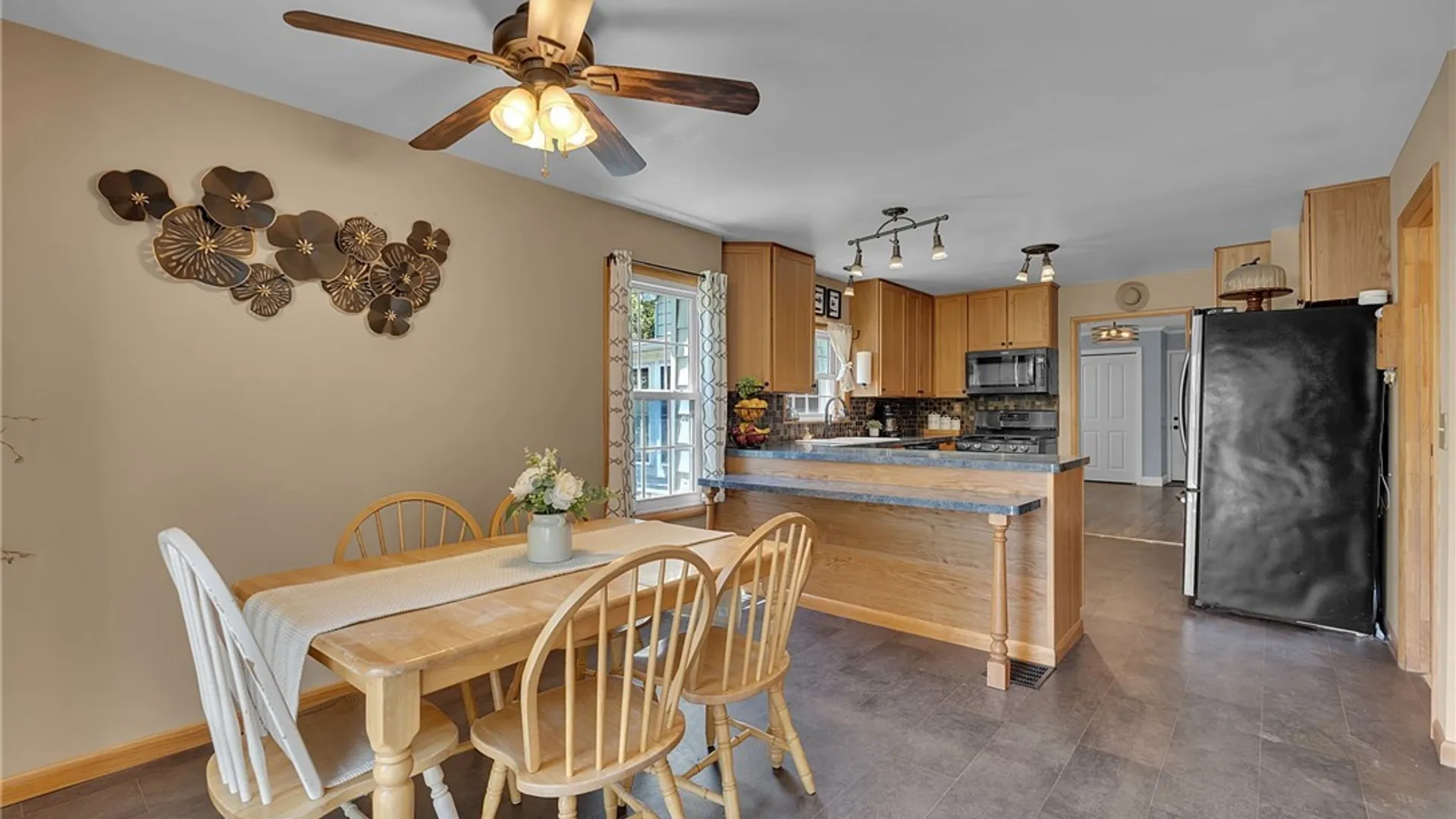 Property at 115 Tennyson Terrace, Amherst, NY 14221 13
