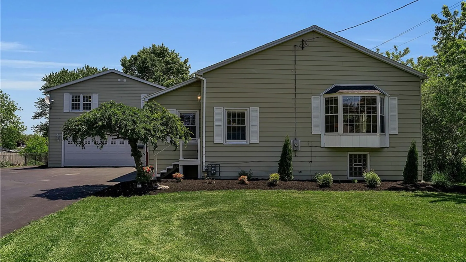 Property at 115 Tennyson Terrace, Amherst, NY 14221 2