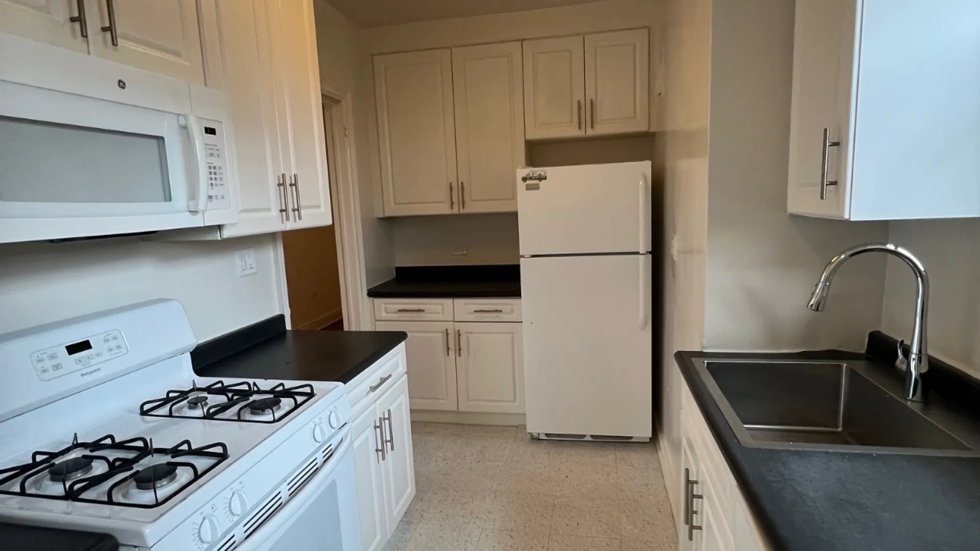 Property at 625 Gramatan Ave, Mt Vernon, NY 10552 6