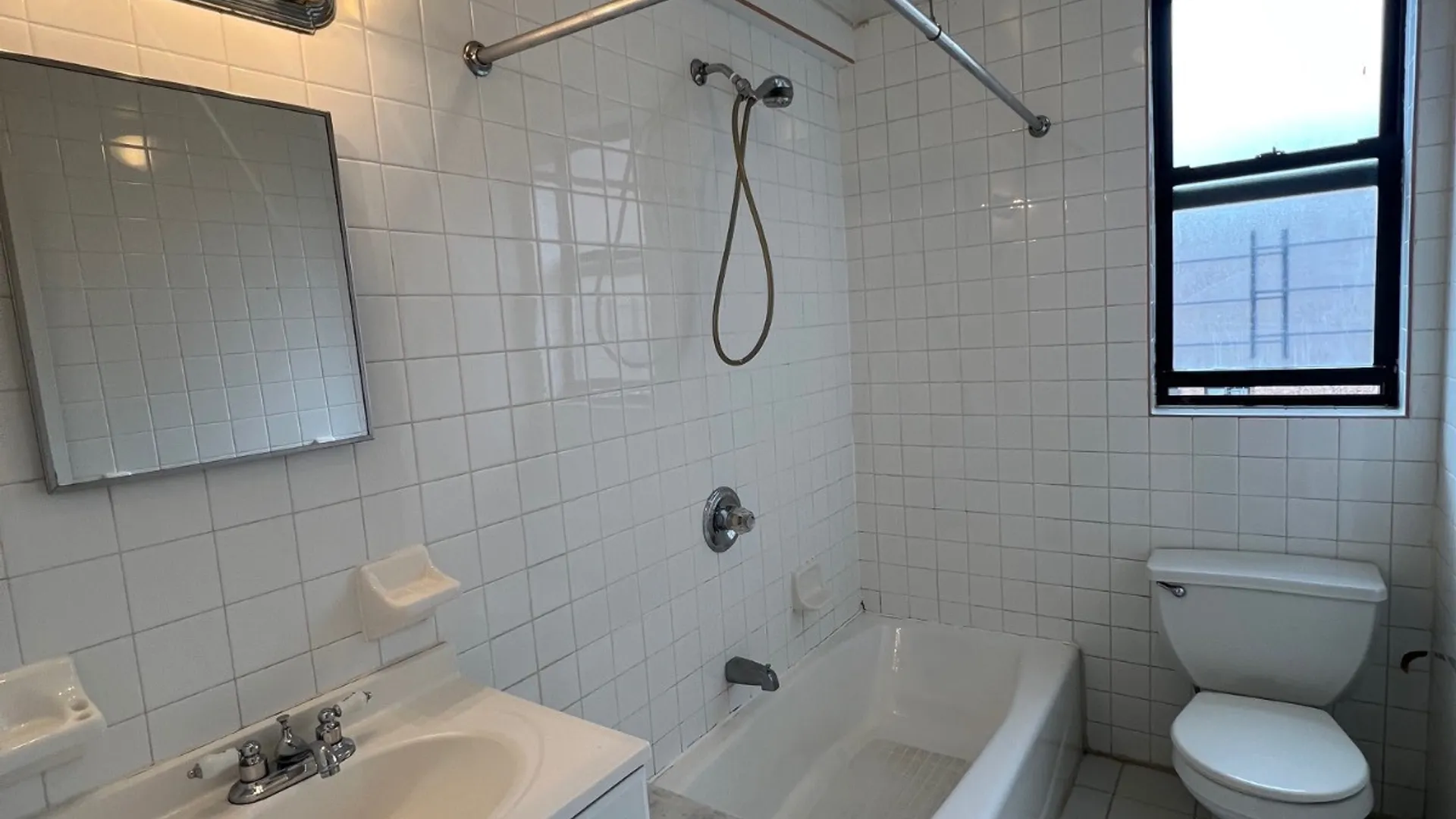 Property at 625 Gramatan Ave, Mt Vernon, NY 10552 9