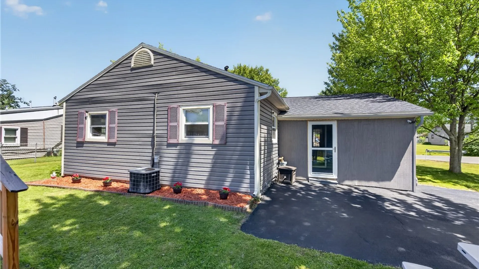 Property at 7953 Eisenhower Boulevard, Cicero, NY 13030 28