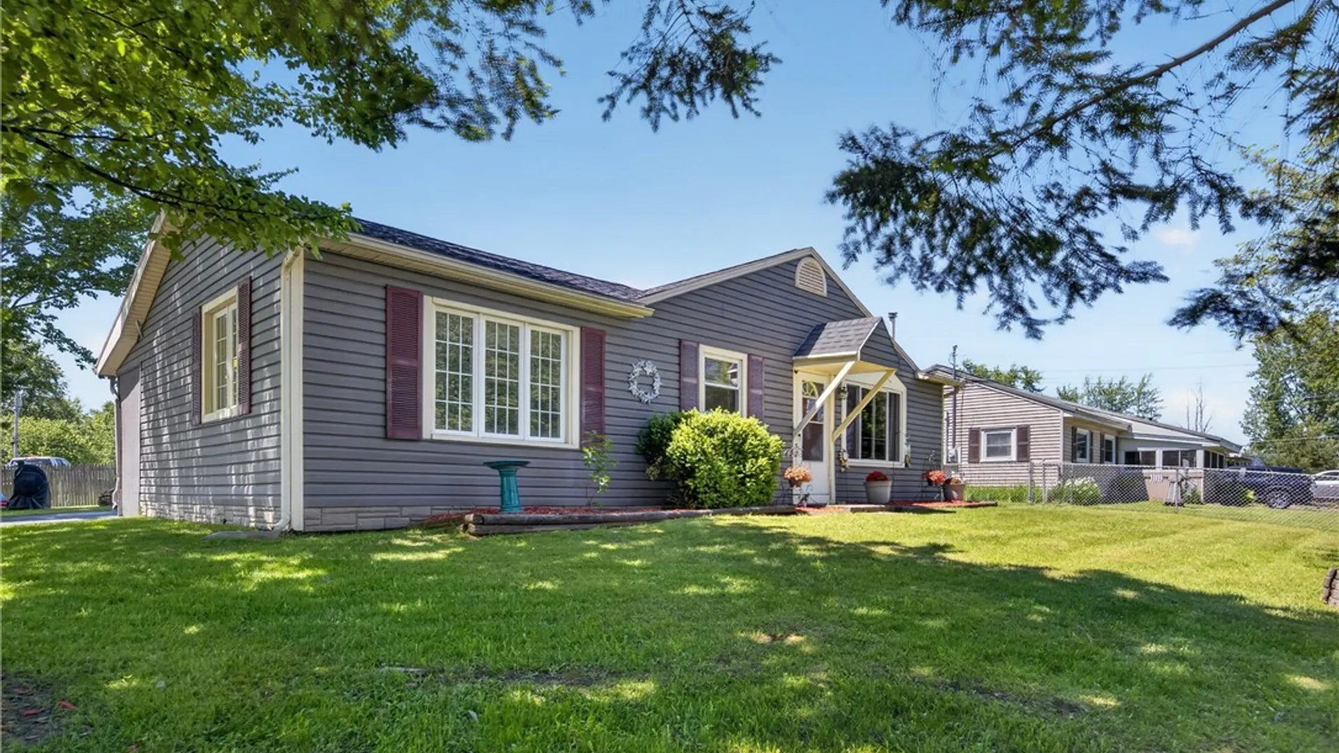 Property at 7953 Eisenhower Boulevard, Cicero, NY 13030 4