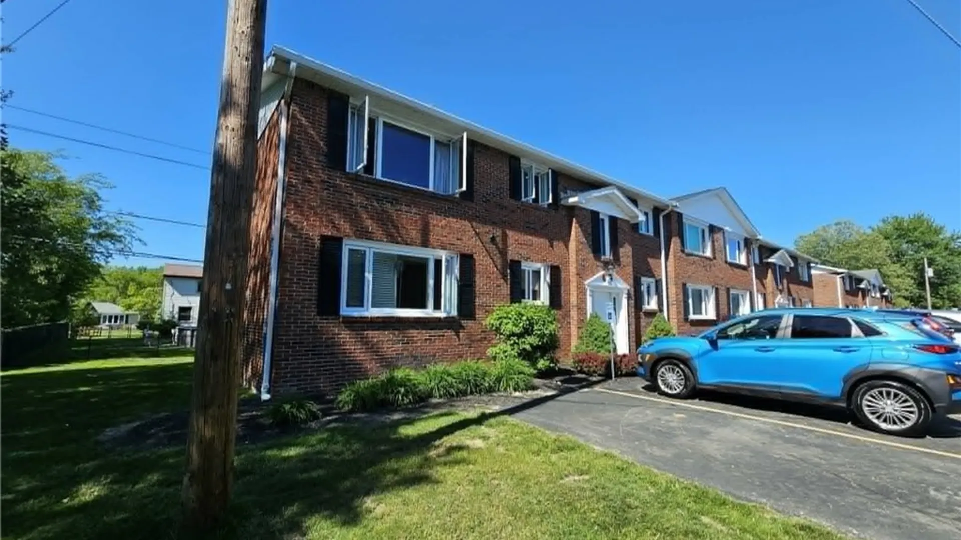 Property at 1050 Reserve Road, West Seneca, NY 14224 4