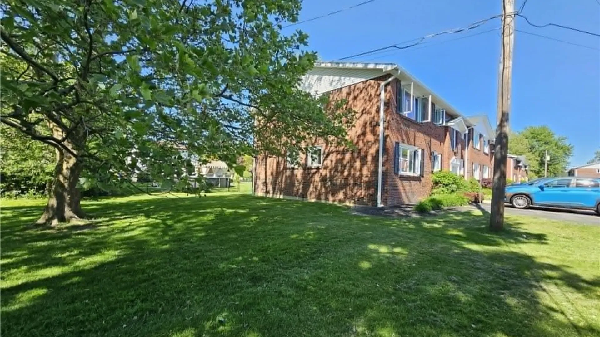 Property at 1050 Reserve Road, West Seneca, NY 14224 5