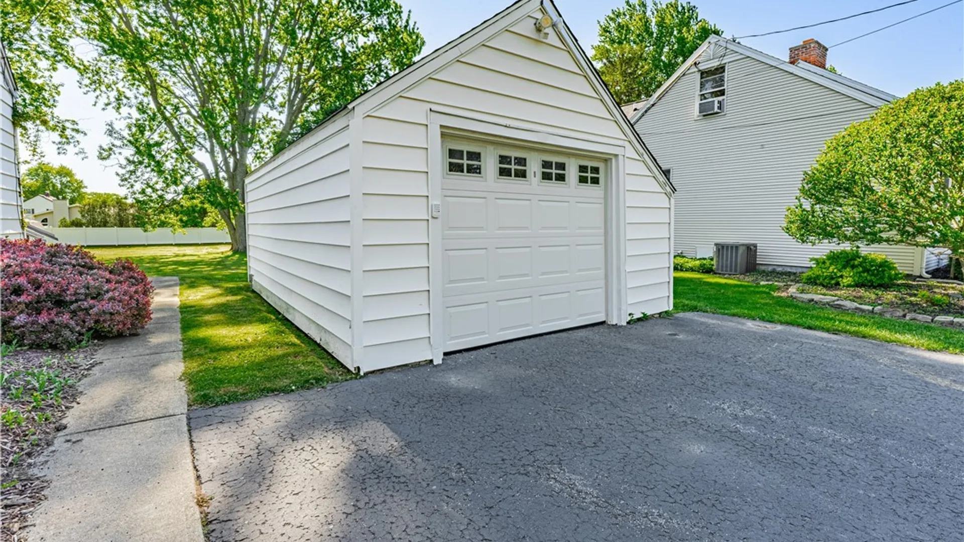Property at 5685 Locust Street Extension, Lockport Town, NY 14094 5