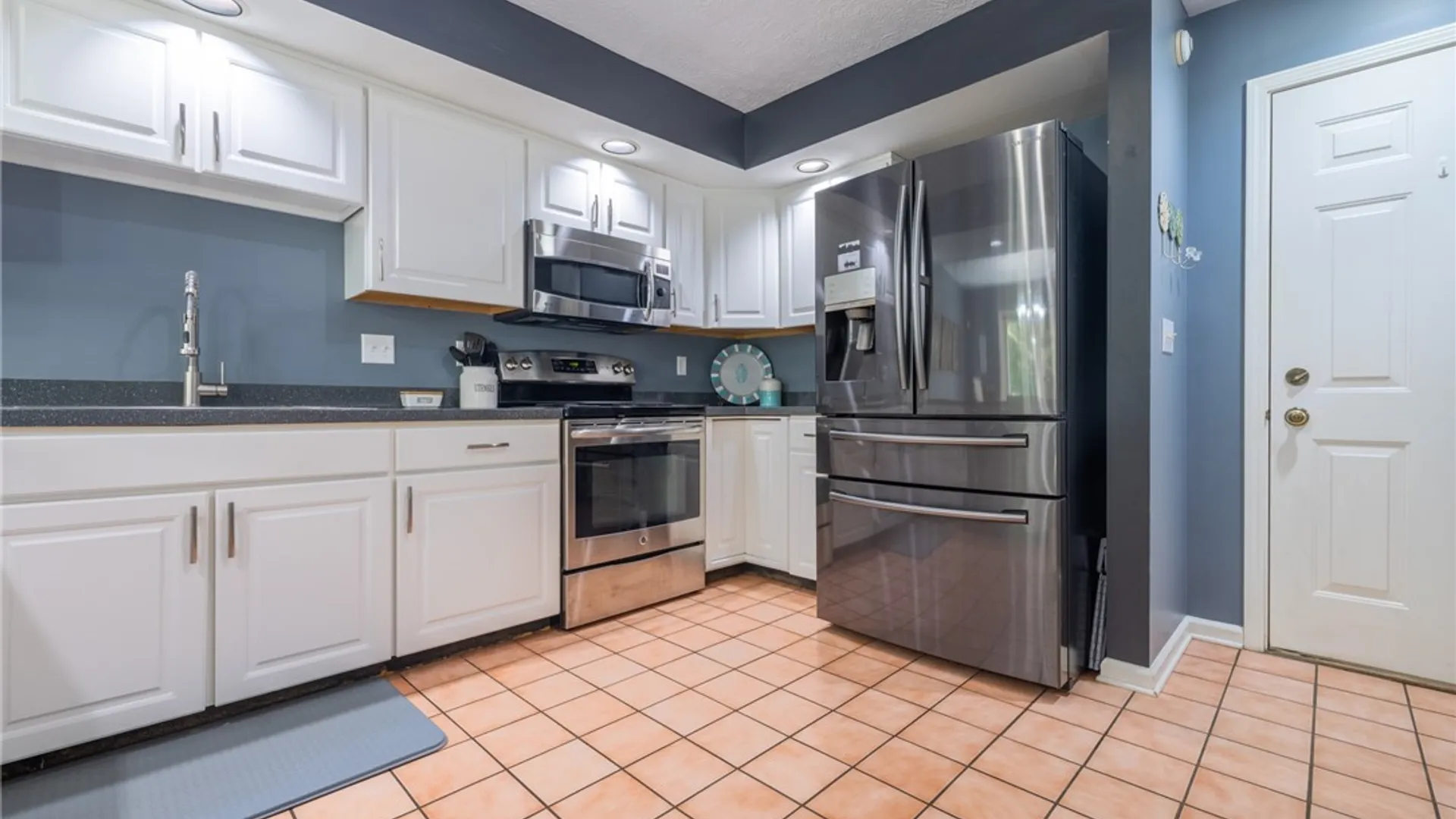 Property at 63 Colonial Circle, Perinton, NY 14450 25