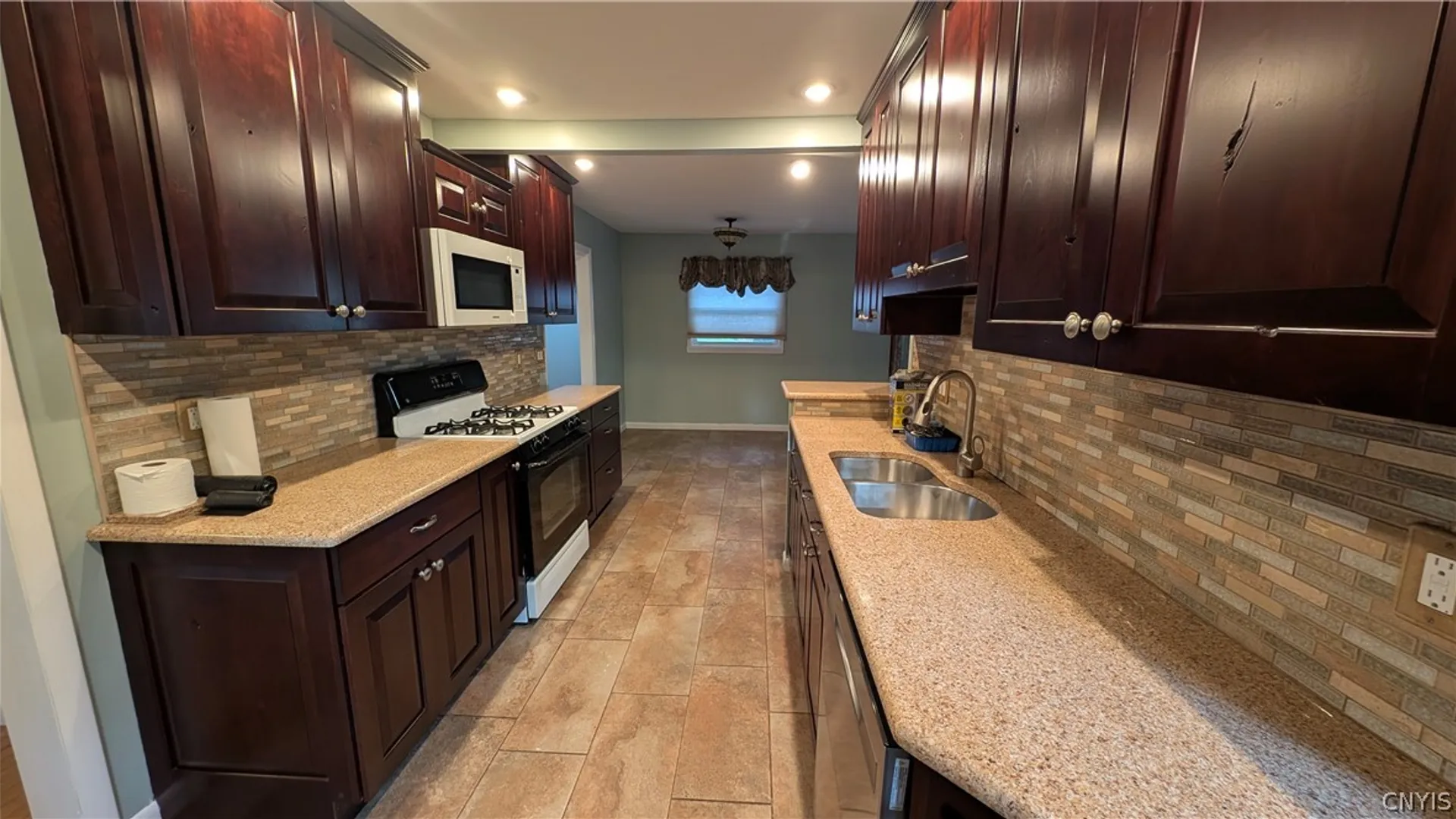 Property at 15 Wexford Road, DeWitt, NY 13214 5