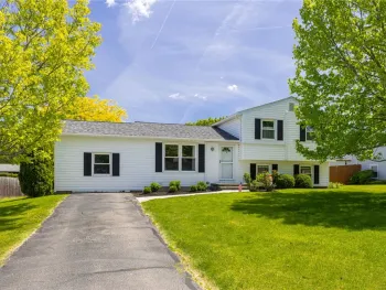 1739 Birchwood Drive, Farmington, NY 14425