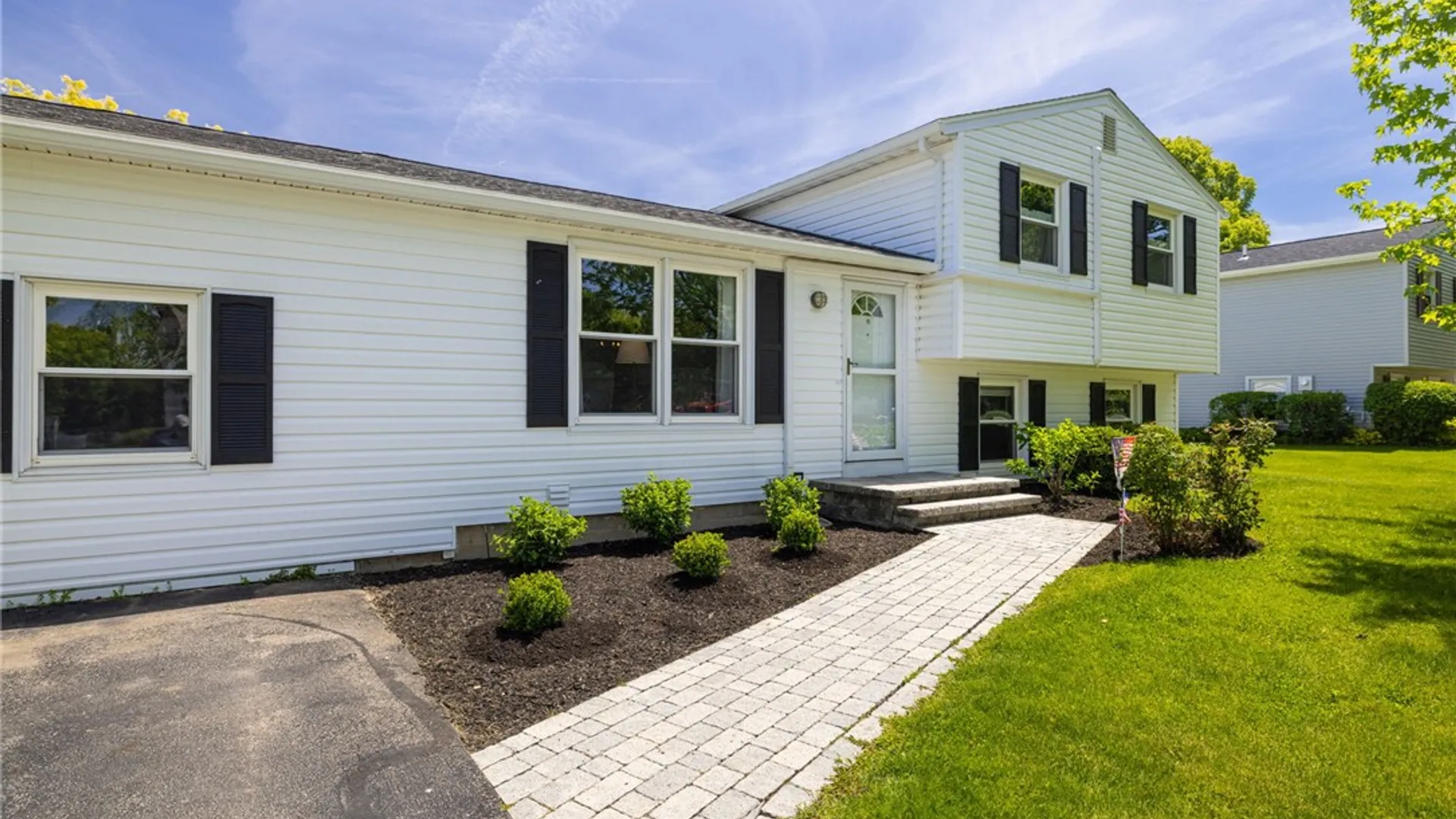 Property at 1739 Birchwood Drive, Farmington, NY 14425 3