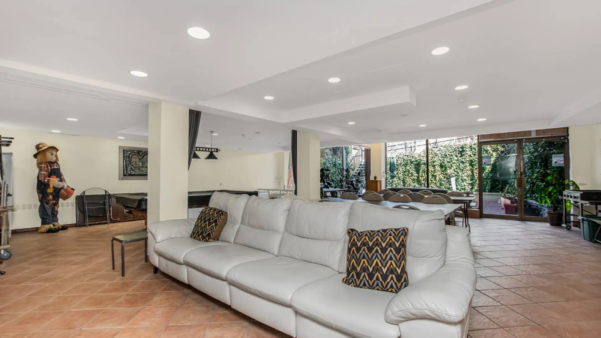 Property at 1874 Pelham Parkway S, Bronx, NY 10461 10