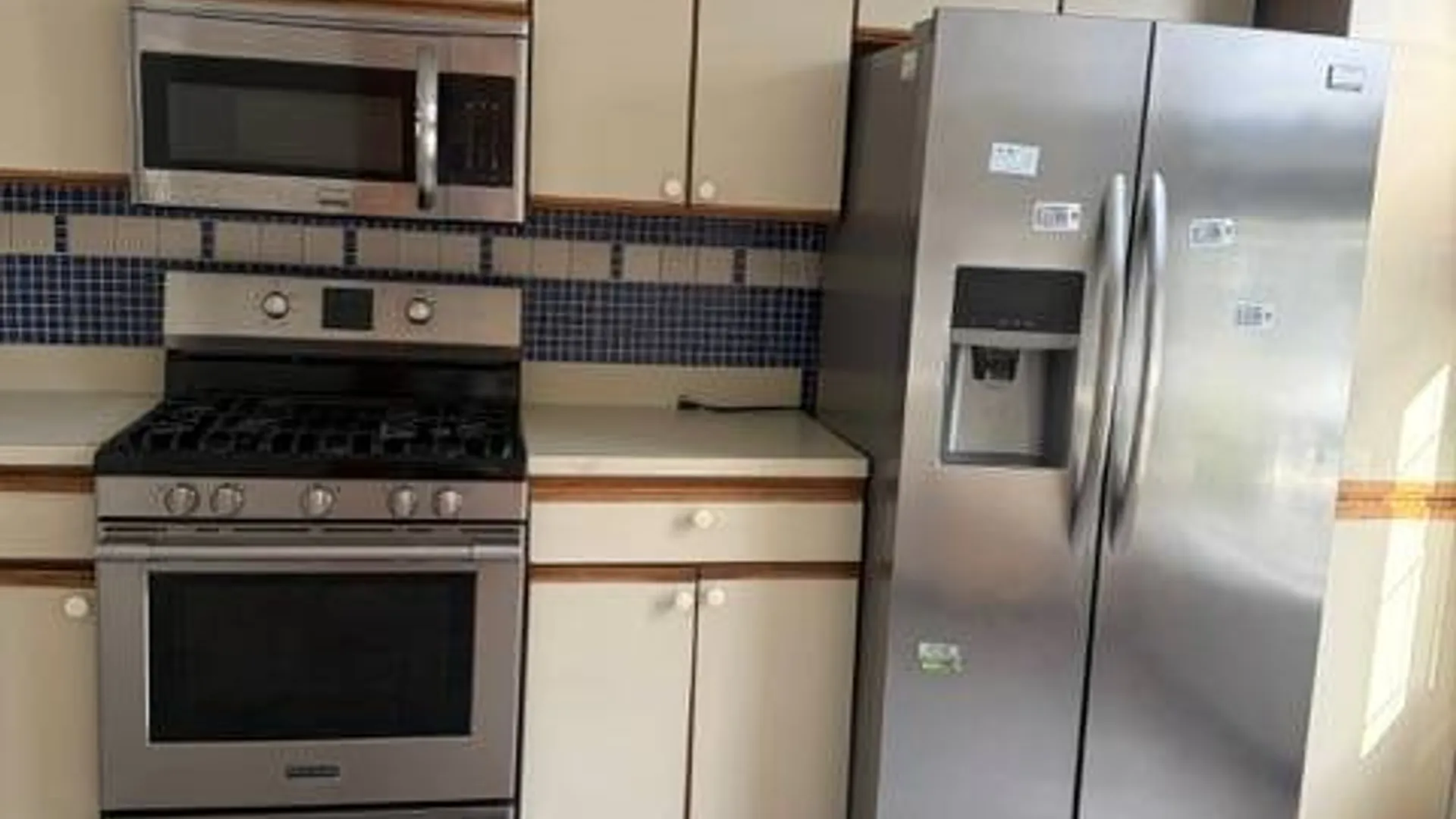 Property at 75 Benjamin Dr, Staten Island, NY 10303 3