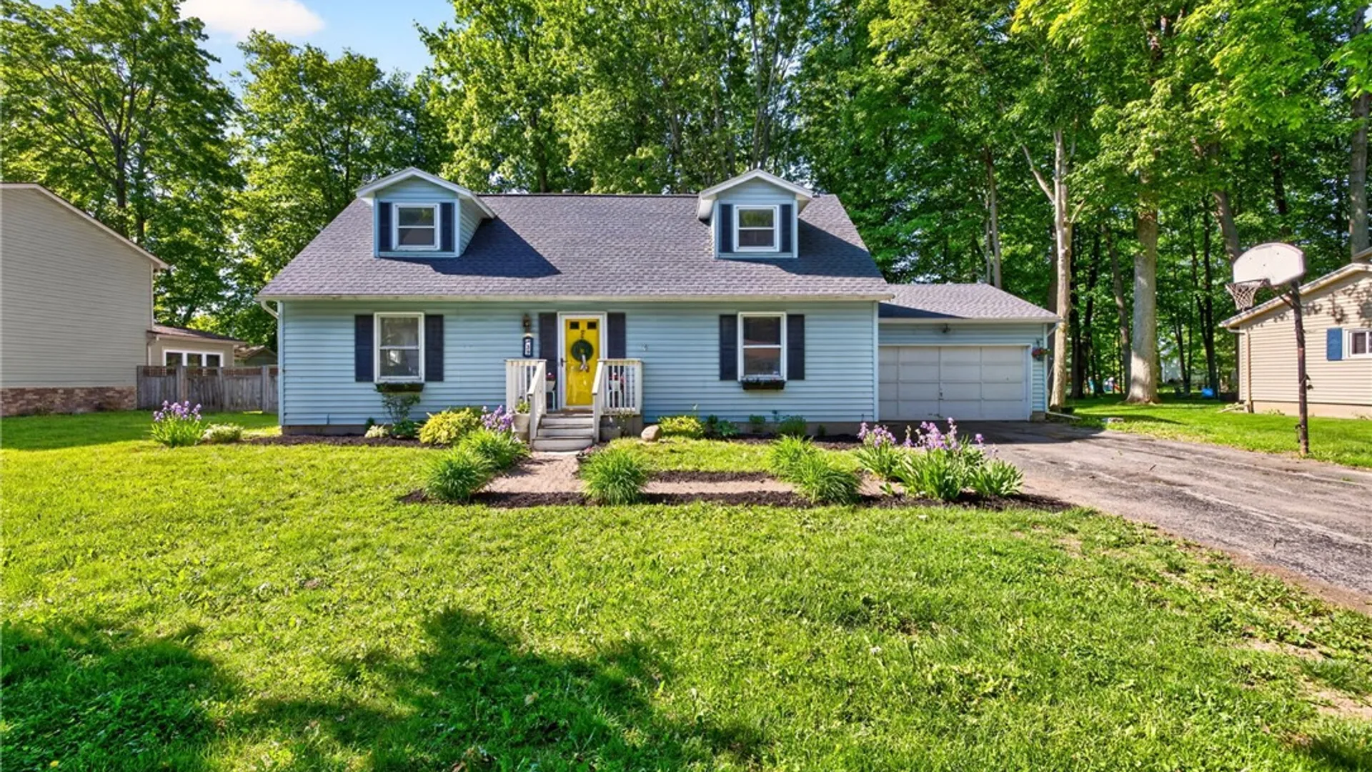 Property at 39 Timberwood Drive, Parma, NY 14468 2