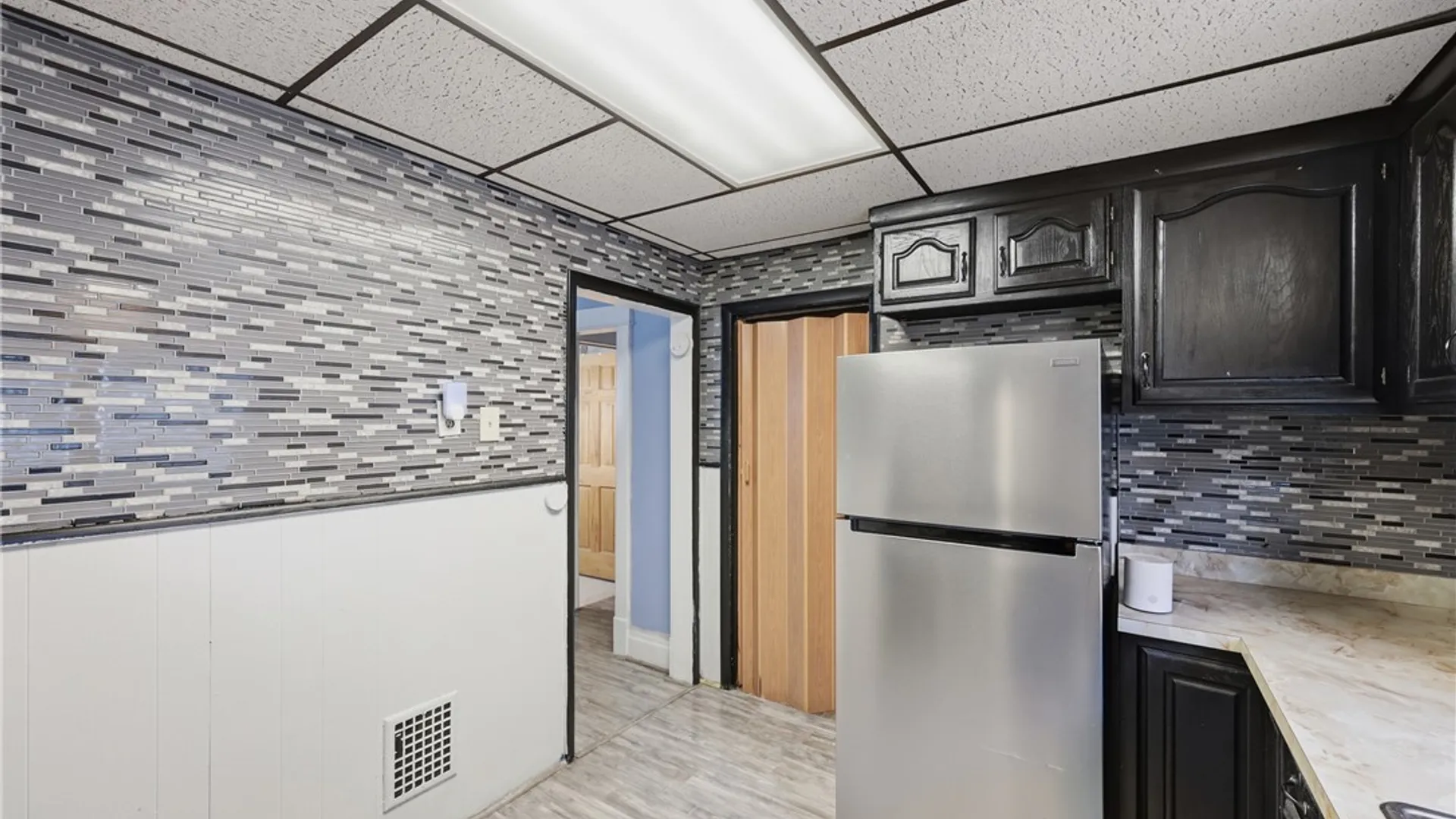 Property at 102 Cloverdale Avenue, Buffalo, NY 14215 10