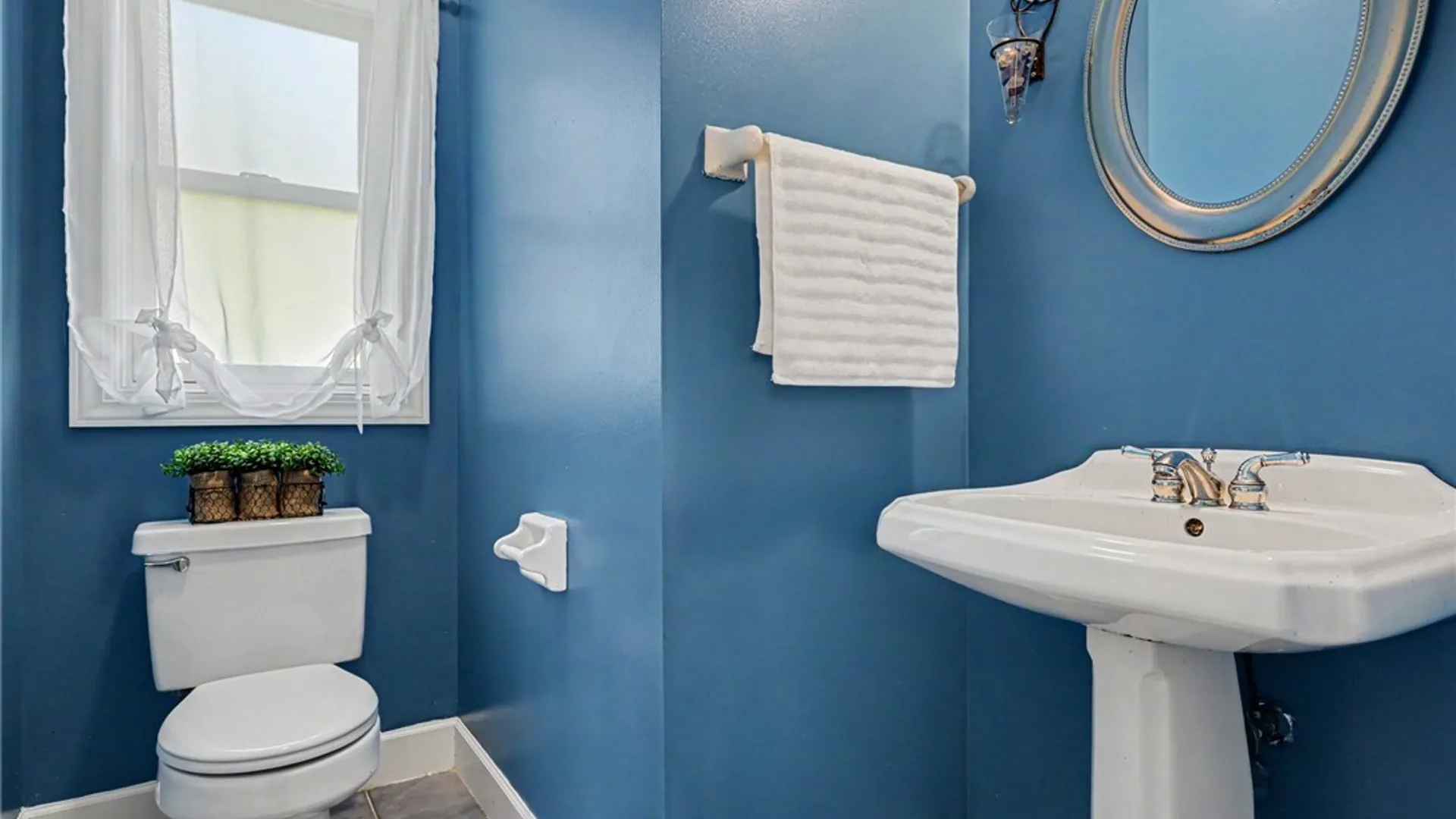 Property at 222 Gallant Fox Ln, Webster, NY 14580 17