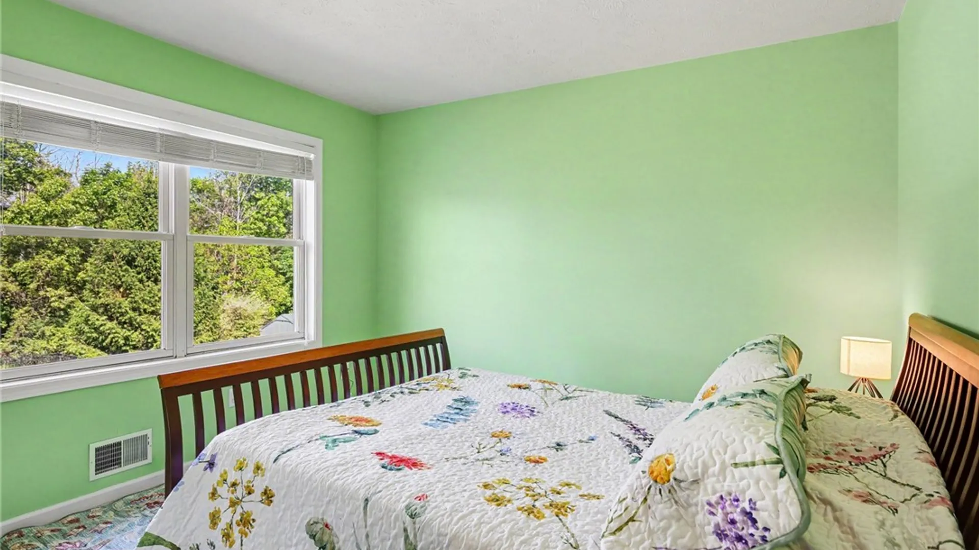 Property at 222 Gallant Fox Ln, Webster, NY 14580 25