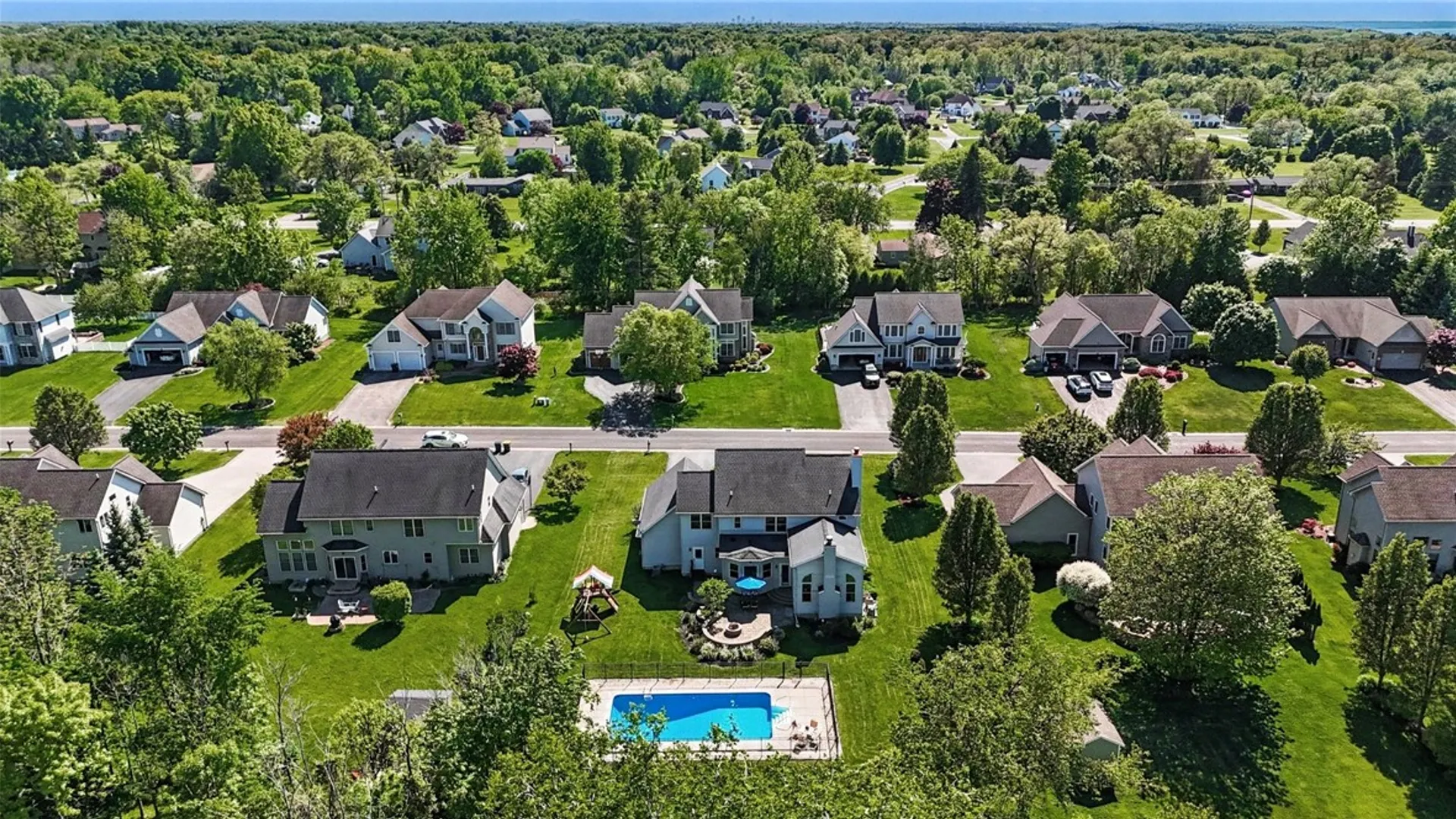 Property at 222 Gallant Fox Ln, Webster, NY 14580 40