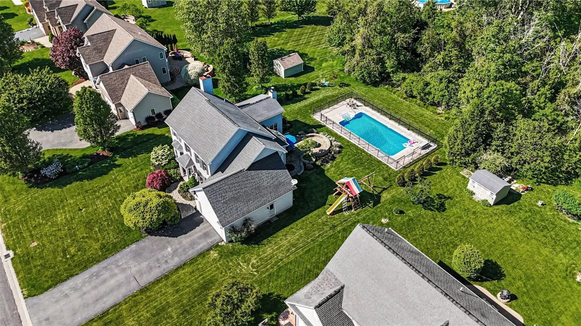 Property at 222 Gallant Fox Ln, Webster, NY 14580 41
