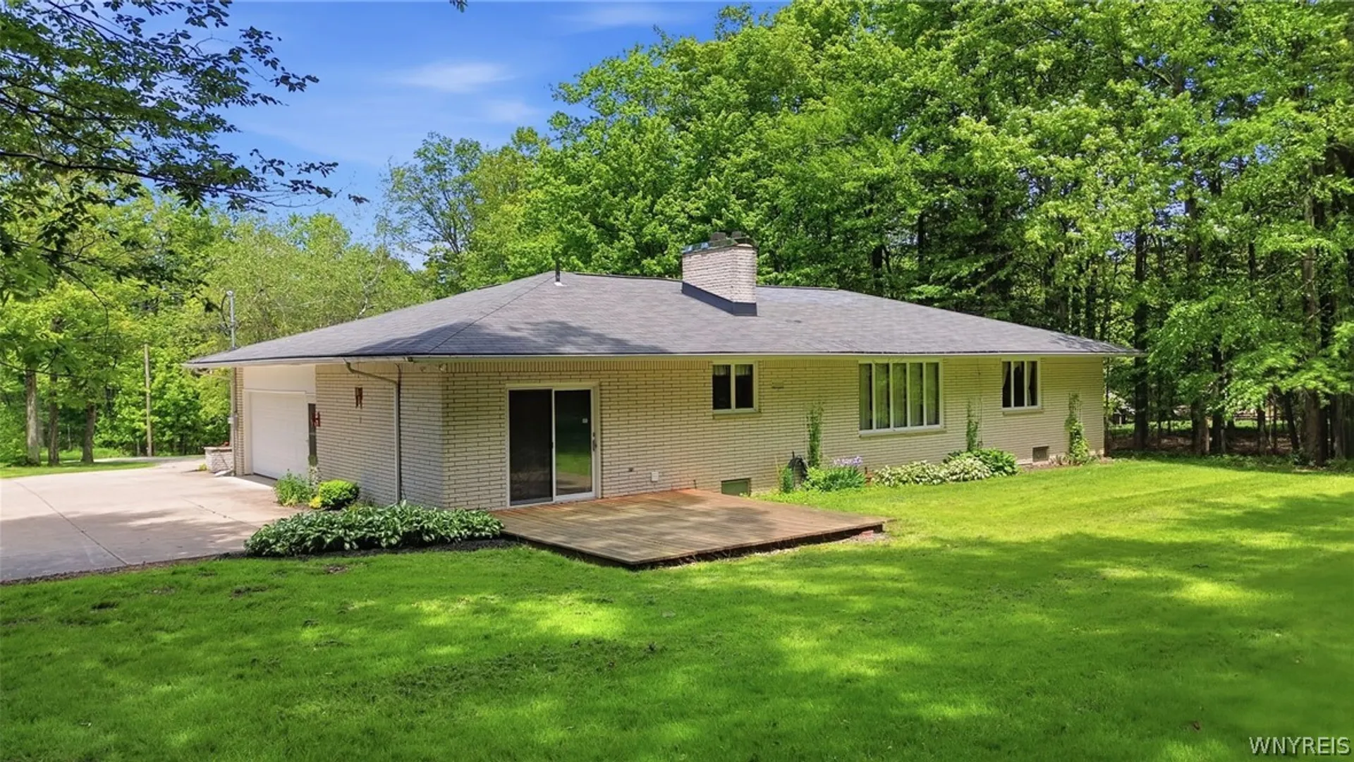 Property at 7922 Hywood Drive, Boston, NY 14075 5