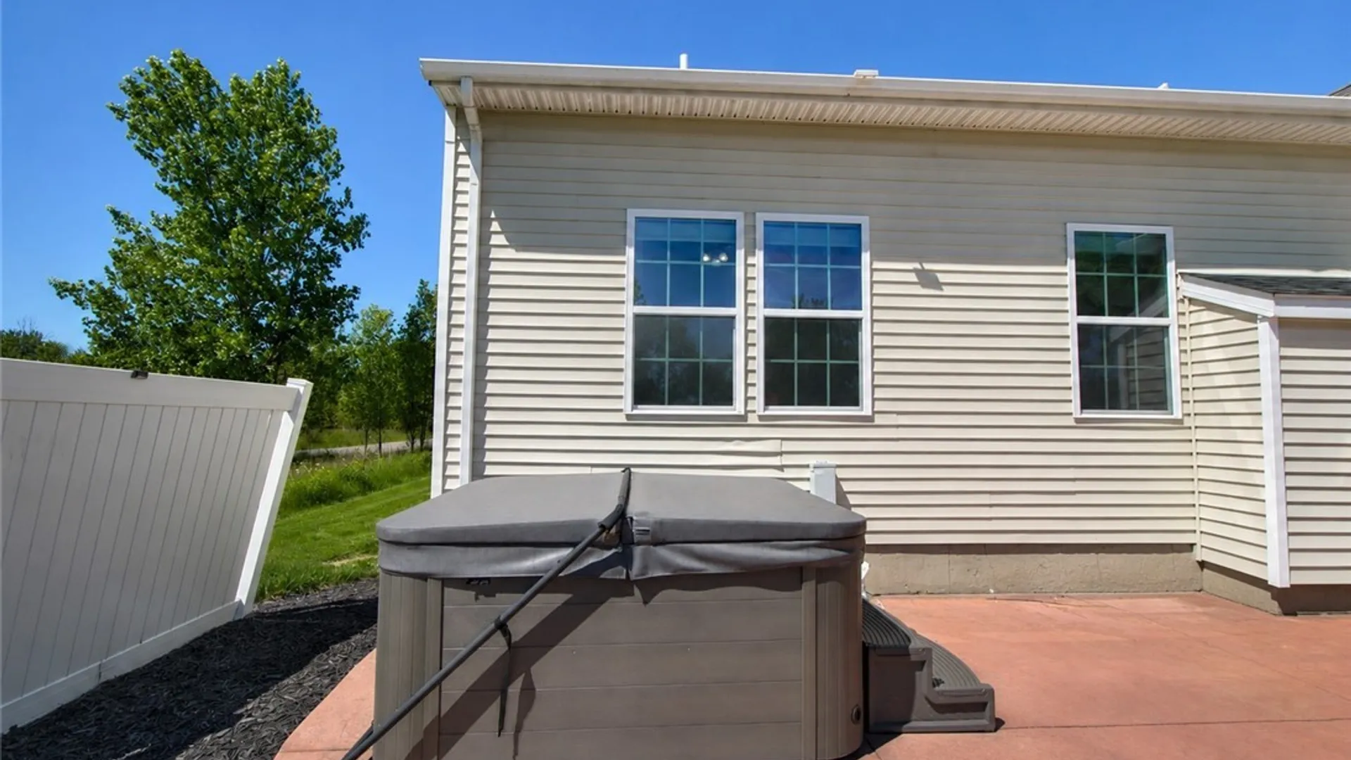 Property at 5530 Victoria Lane, Lockport Town, NY 14094 32