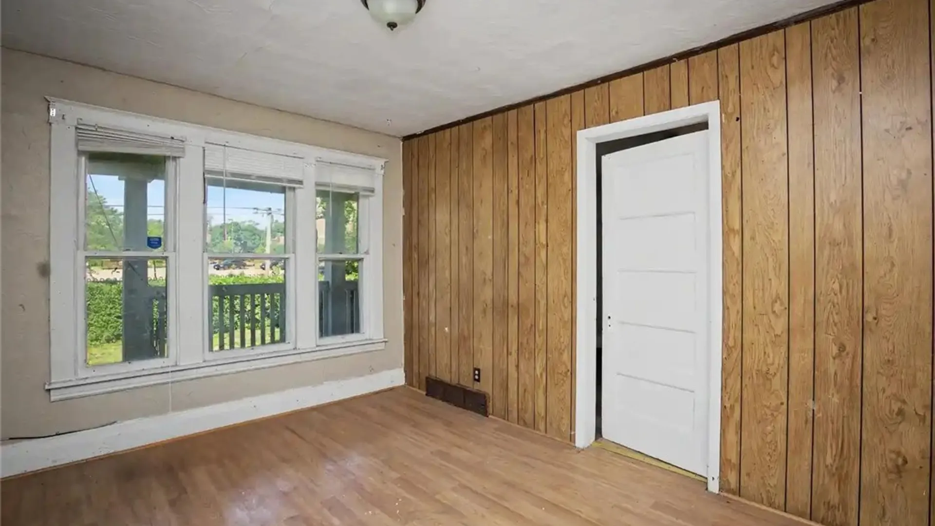 Property at 517 Tronolone Place, Niagara Falls, NY 14301 21
