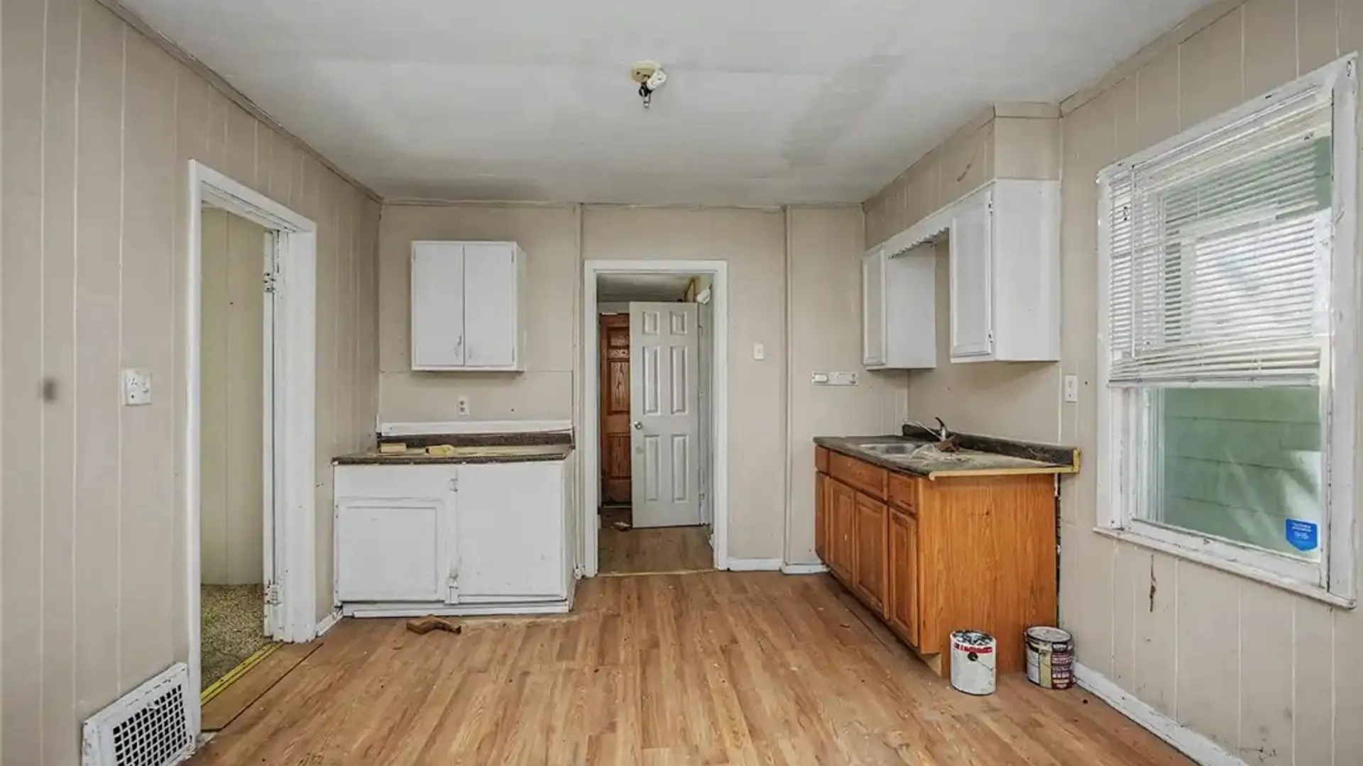 Property at 517 Tronolone Place, Niagara Falls, NY 14301 22