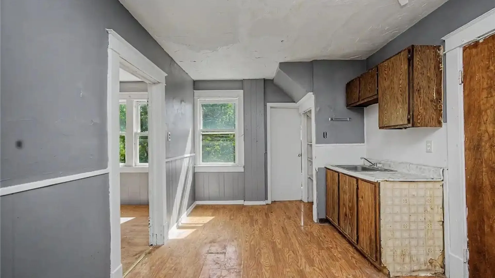 Property at 517 Tronolone Place, Niagara Falls, NY 14301 31