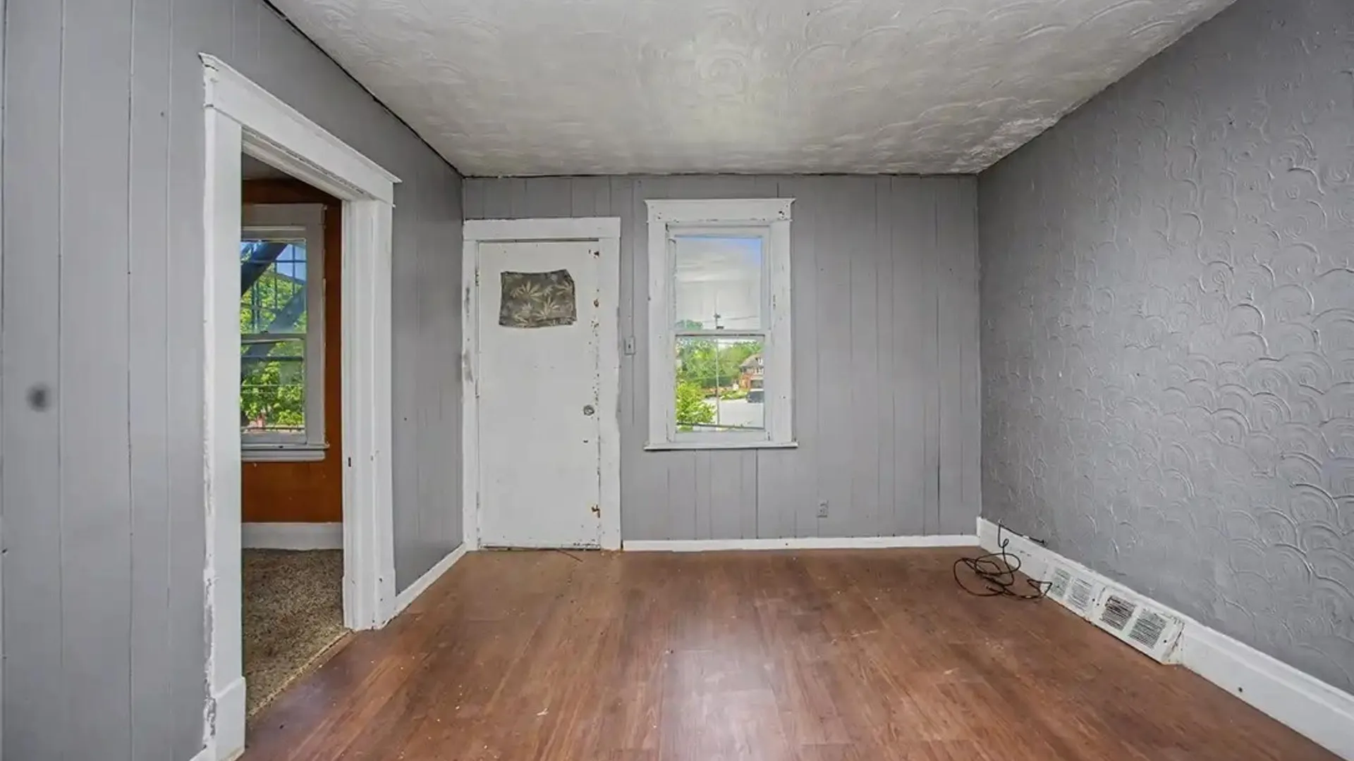 Property at 517 Tronolone Place, Niagara Falls, NY 14301 35