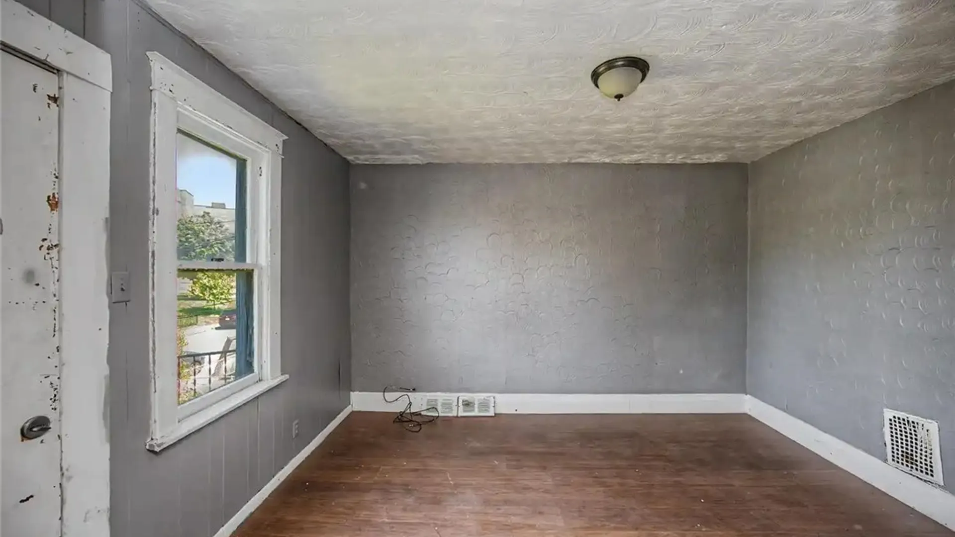 Property at 517 Tronolone Place, Niagara Falls, NY 14301 36