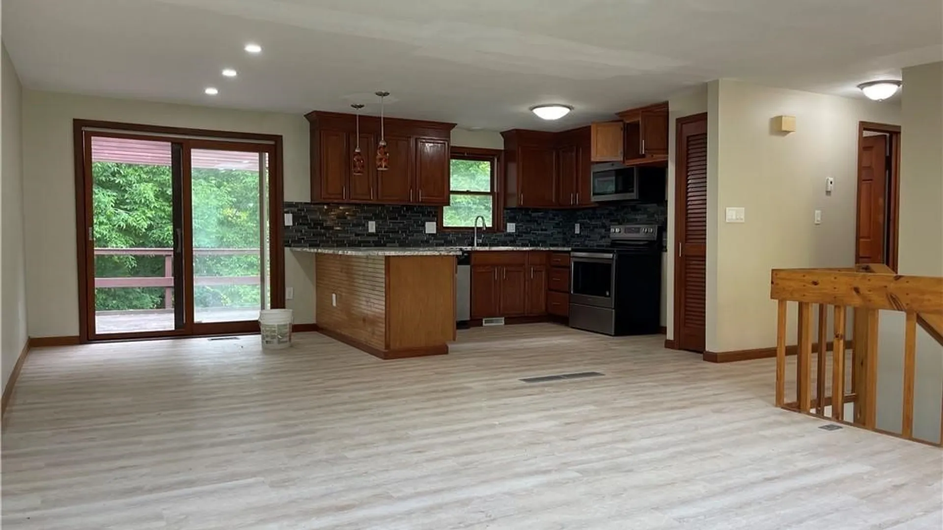 Property at 134 Sunhill, Syracuse, NY 13207 12