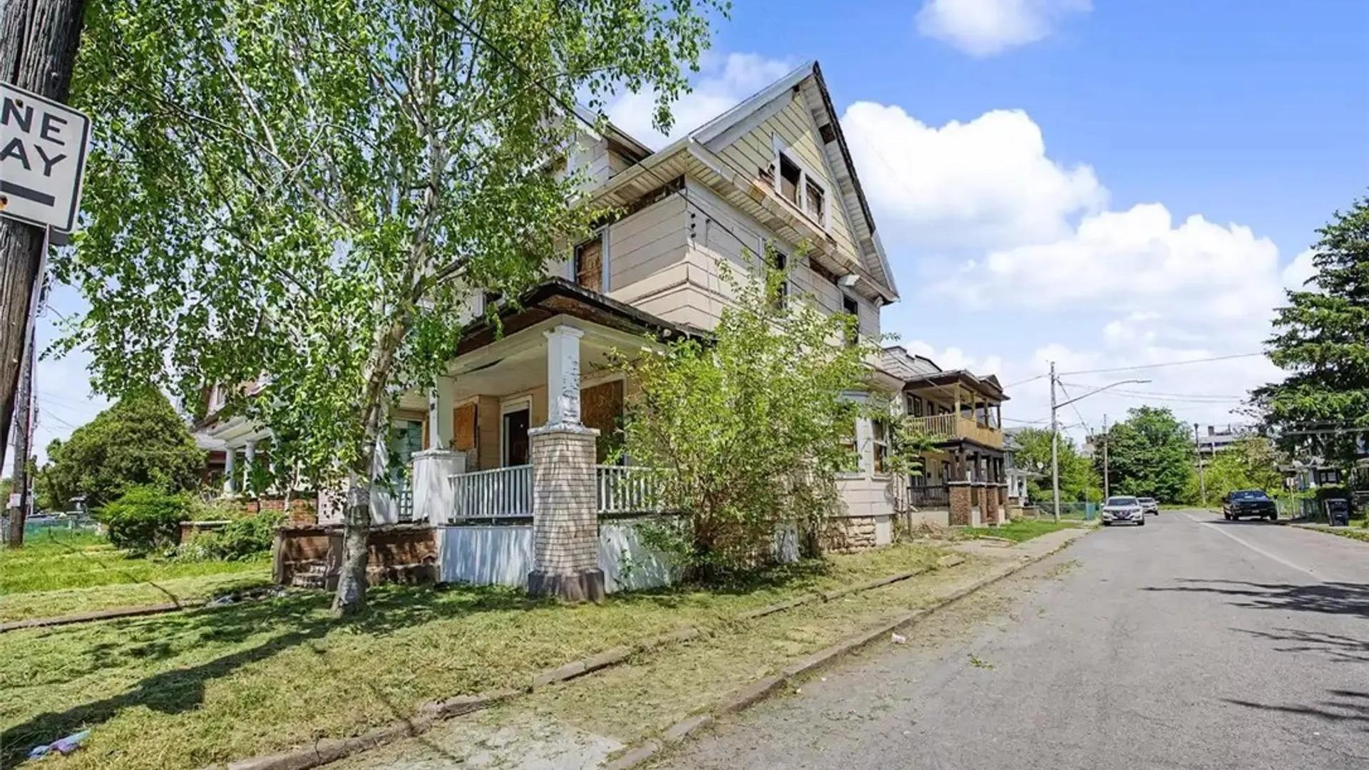 Property at 613 7th Street, Niagara Falls, NY 14301 2
