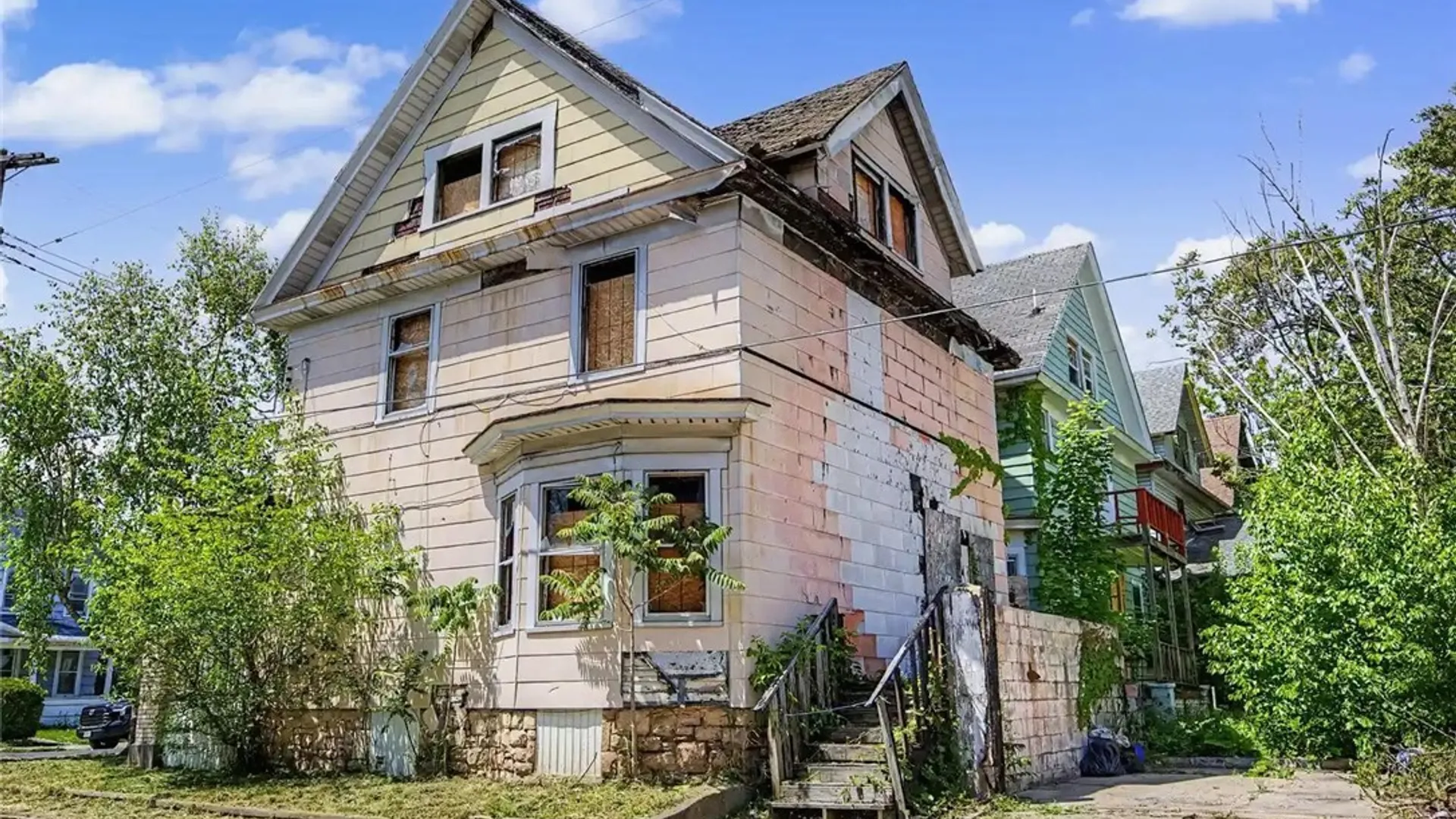 Property at 613 7th Street, Niagara Falls, NY 14301 5