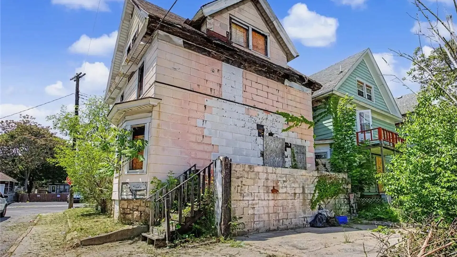 Property at 613 7th Street, Niagara Falls, NY 14301 6