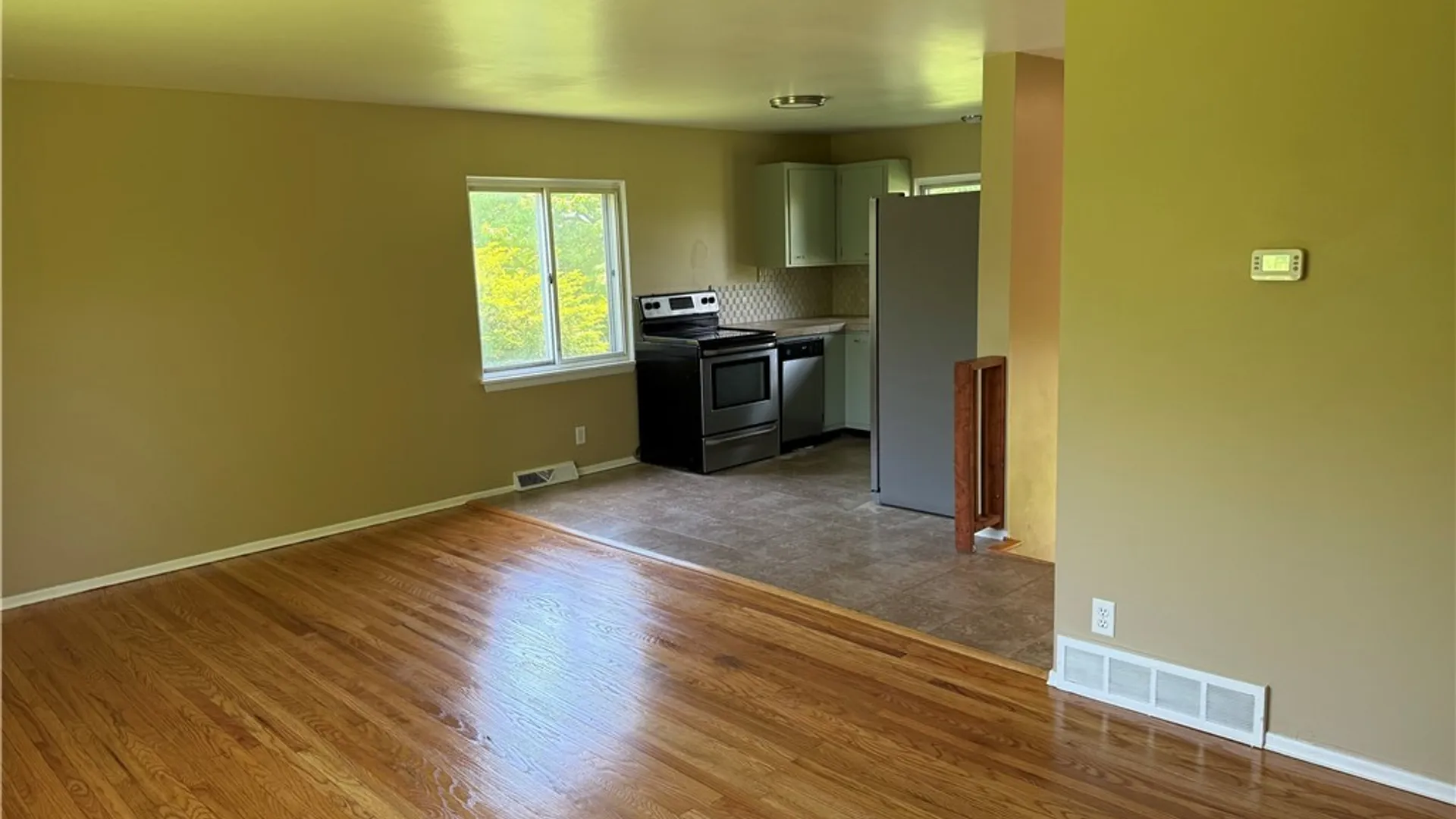 Property at 142 Prentiss Way, Henrietta, NY 14467 6