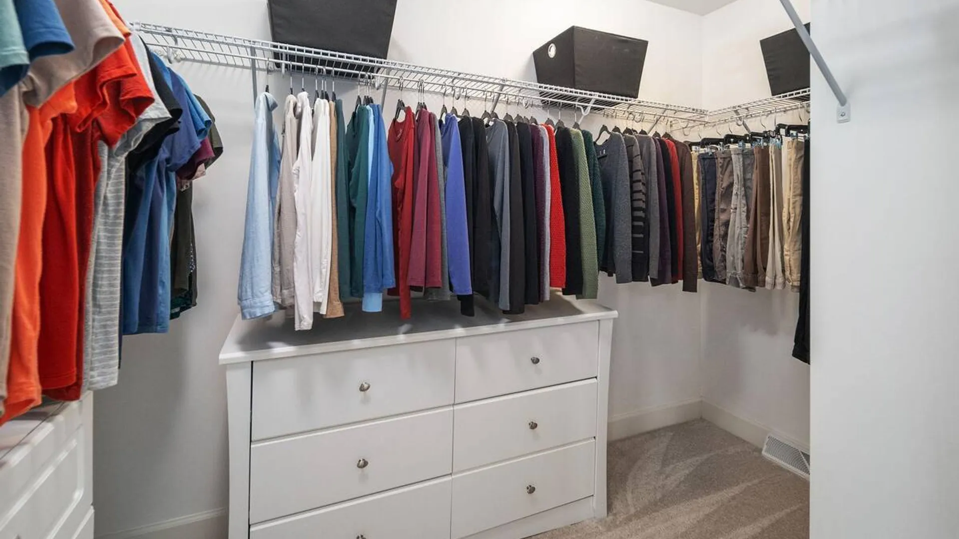 Property at 37 Gladstone Circle, Halfmoon, NY 12118 22