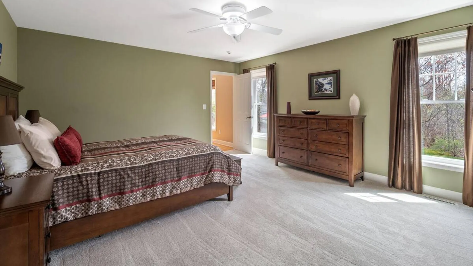 Property at 37 Gladstone Circle, Halfmoon, NY 12118 23